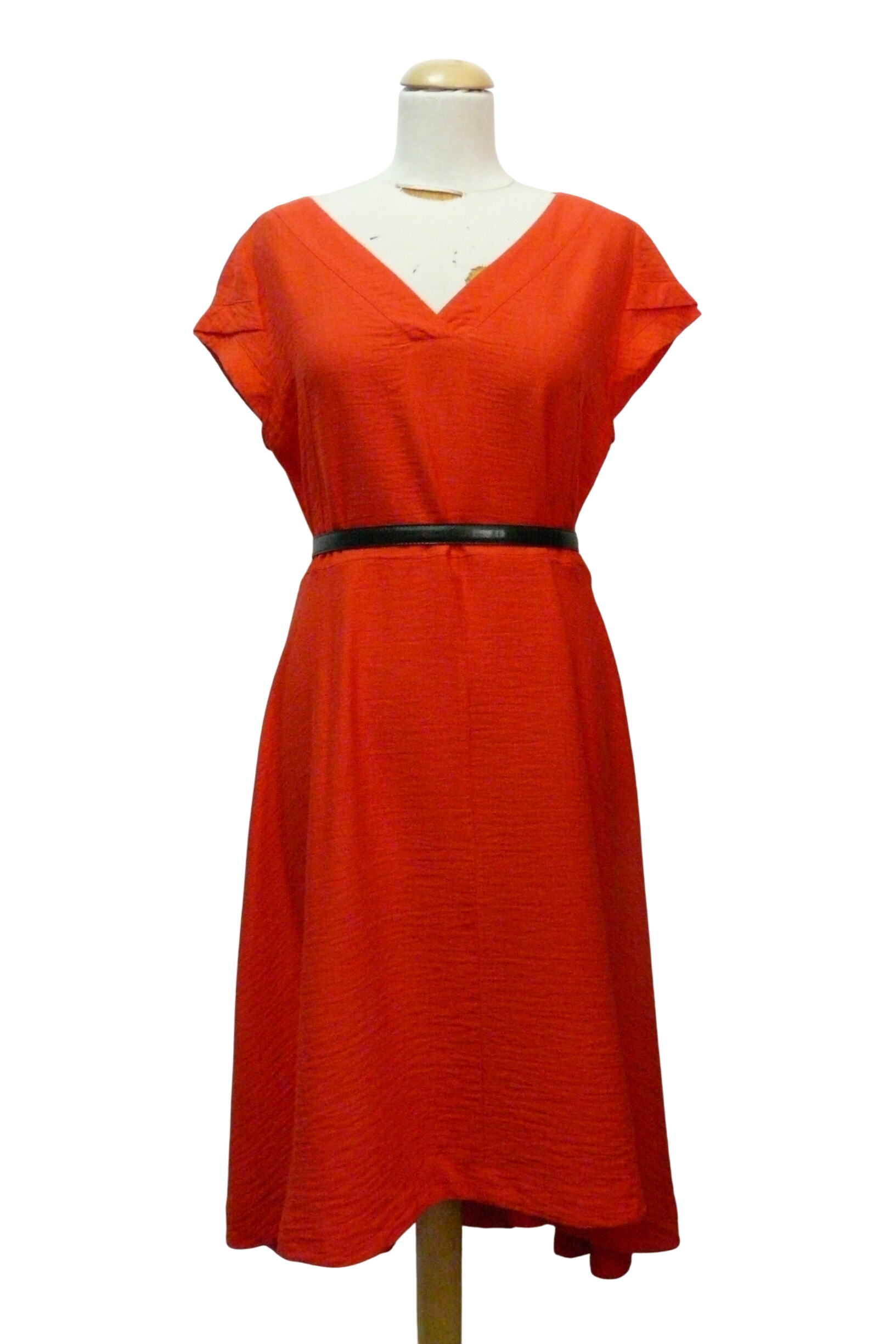 RF321 - Robe ample - Trend by Captain Tortue - Taille 40 Très bon état - 10,00 € RF321 - Robe ample - Trend by Captain Tortue - Taille 40 Très bon état reconditionné disponible sur Label Emmaüs