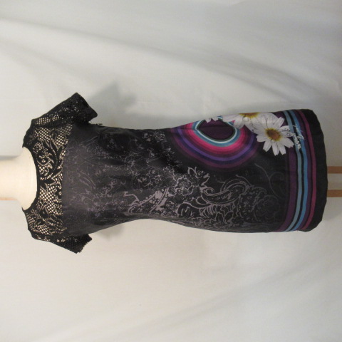 RF5 - Robe épaules transparentes - Desigual - Taille 38 Très bon état - 10,00 € RF5 - Robe épaules transparentes - Desigual - Taille 38 Très bon état reconditionné disponible sur Label Emmaüs