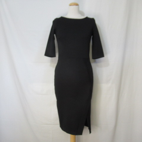 RF7 - Robe noire manches 3/4 - Esprit - Taille S Très bon état - 13,00 € RF7 - Robe noire manches 3/4 - Esprit - Taille S Très bon état reconditionné disponible sur Label Emmaüs
