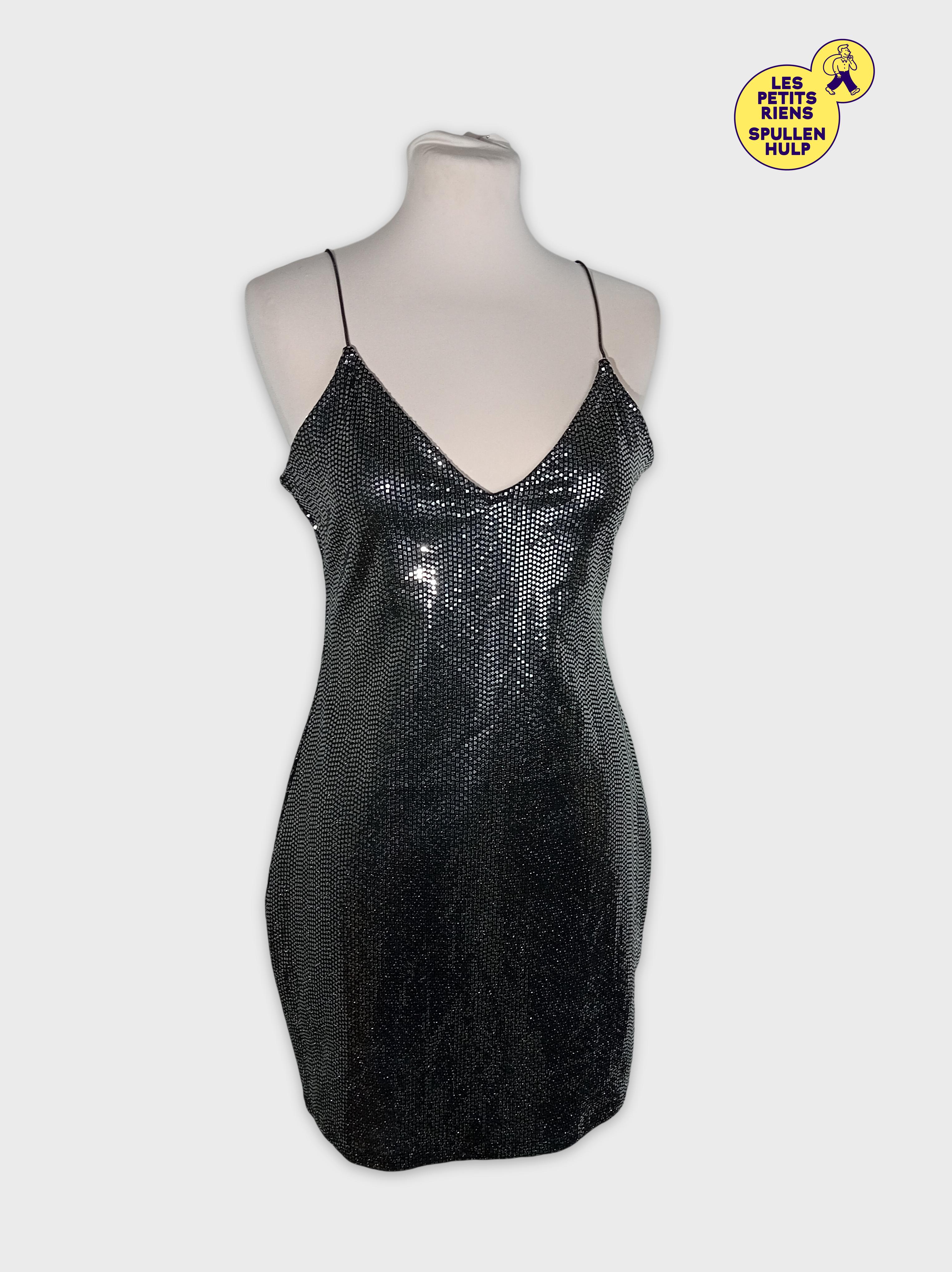 Acheter Robe À Paillettes Noire H&m Divided M (T3602) Très bon état - 10,00 € Robe À Paillettes Noire H&m Divided M (T3602) Très bon état reconditionné disponible sur Label Emmaüs