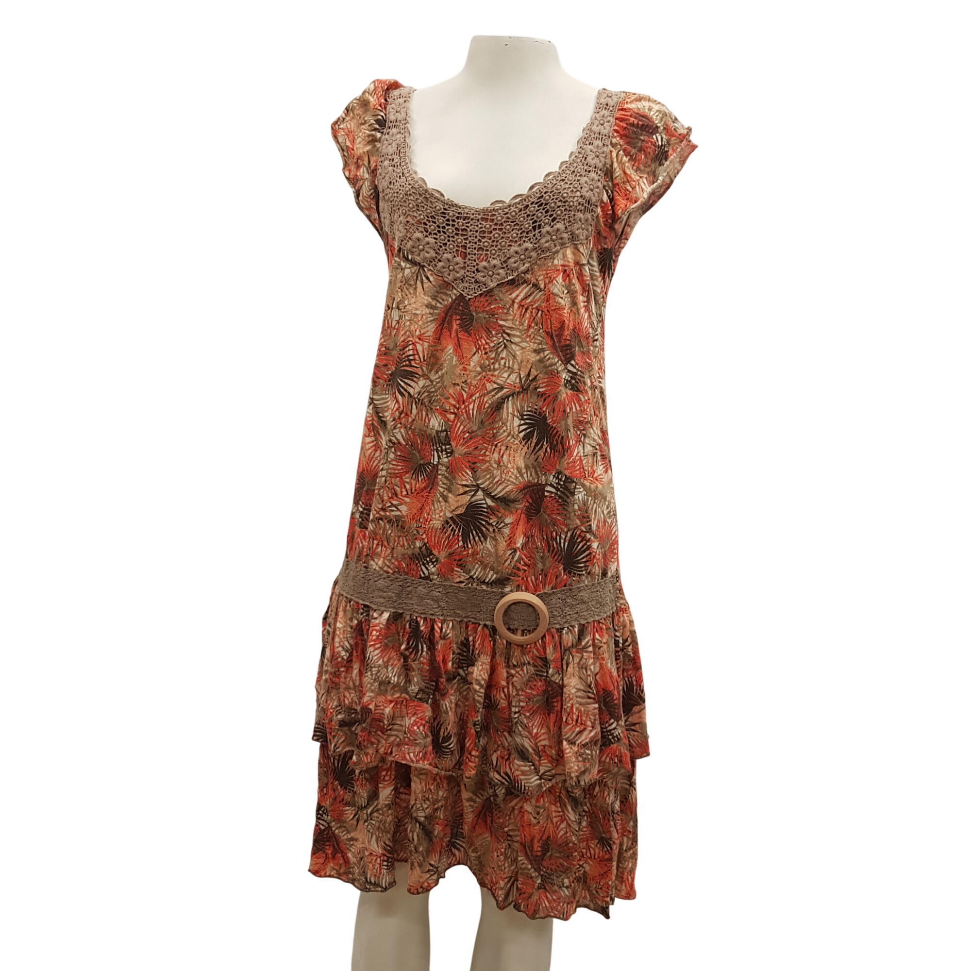 Acheter Robe - ARMAND THIERY - Taille 38 Bon état - 11,00 € Robe - ARMAND THIERY - Taille 38 Bon état reconditionné disponible sur Label Emmaüs