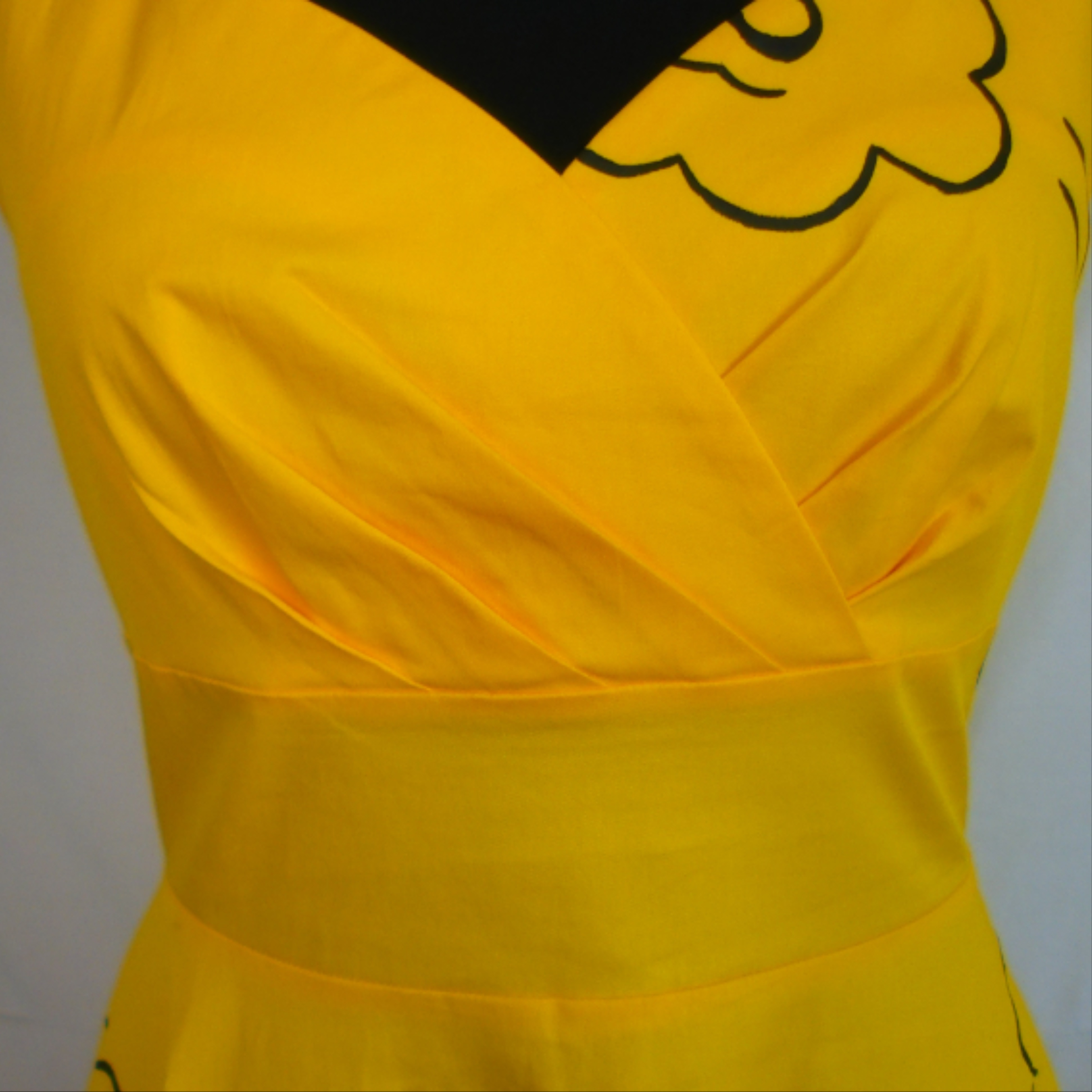 Voir photo 3 de Robe BBONLINEDRESS, jaune et motifs fleurs, 98% coton, taille S Robe BBONLINEDRESS, jaune et motifs fleurs, 98% coton, taille S Très bon état reconditionné photo 3
