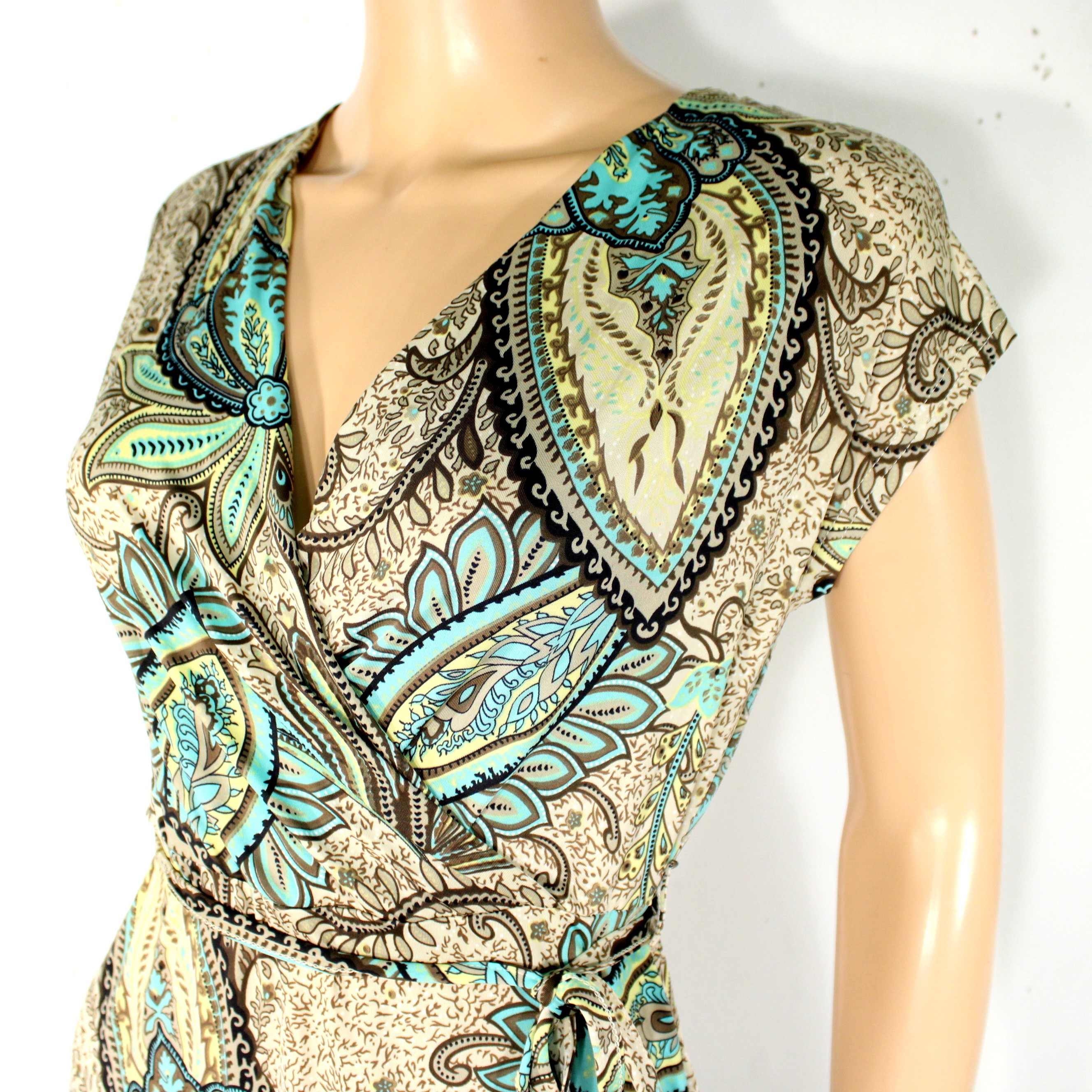 Voir photo 3 de Robe Beige & Bleu Turquoise PEACE + LOVE Taille S Robe Beige & Bleu Turquoise PEACE + LOVE Taille S Très bon état reconditionné photo 3