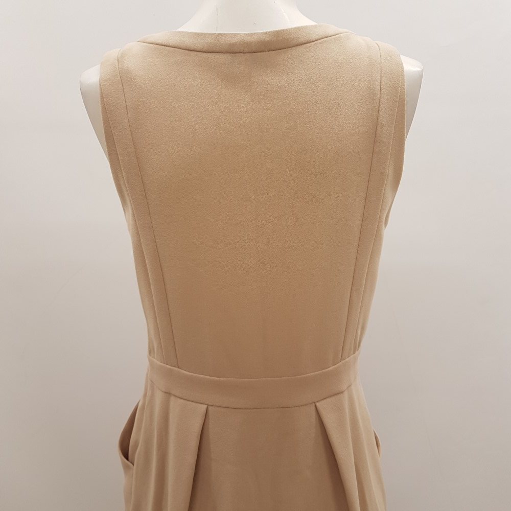Voir photo 6 de Robe beige - CLAUDIE PIERLOT - Taille 38 Robe beige - CLAUDIE PIERLOT - Taille 38 Très bon état reconditionné photo 6