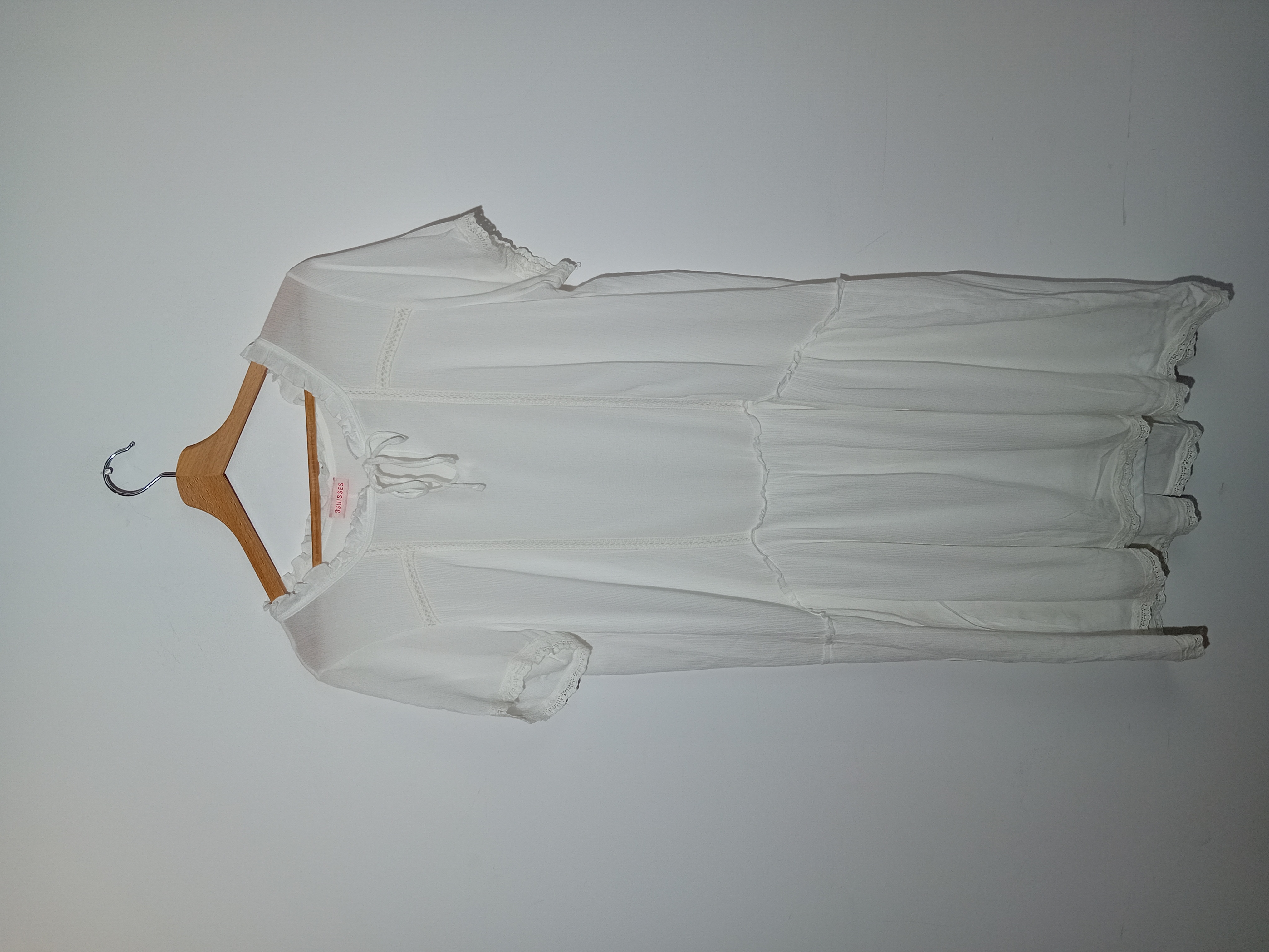 Voir photo 4 de Robe Blanche Courte Dentelle Bohème 3 Suisses (T5394) Robe Blanche Courte Dentelle Bohème 3 Suisses (T5394) Très bon état reconditionné photo 4