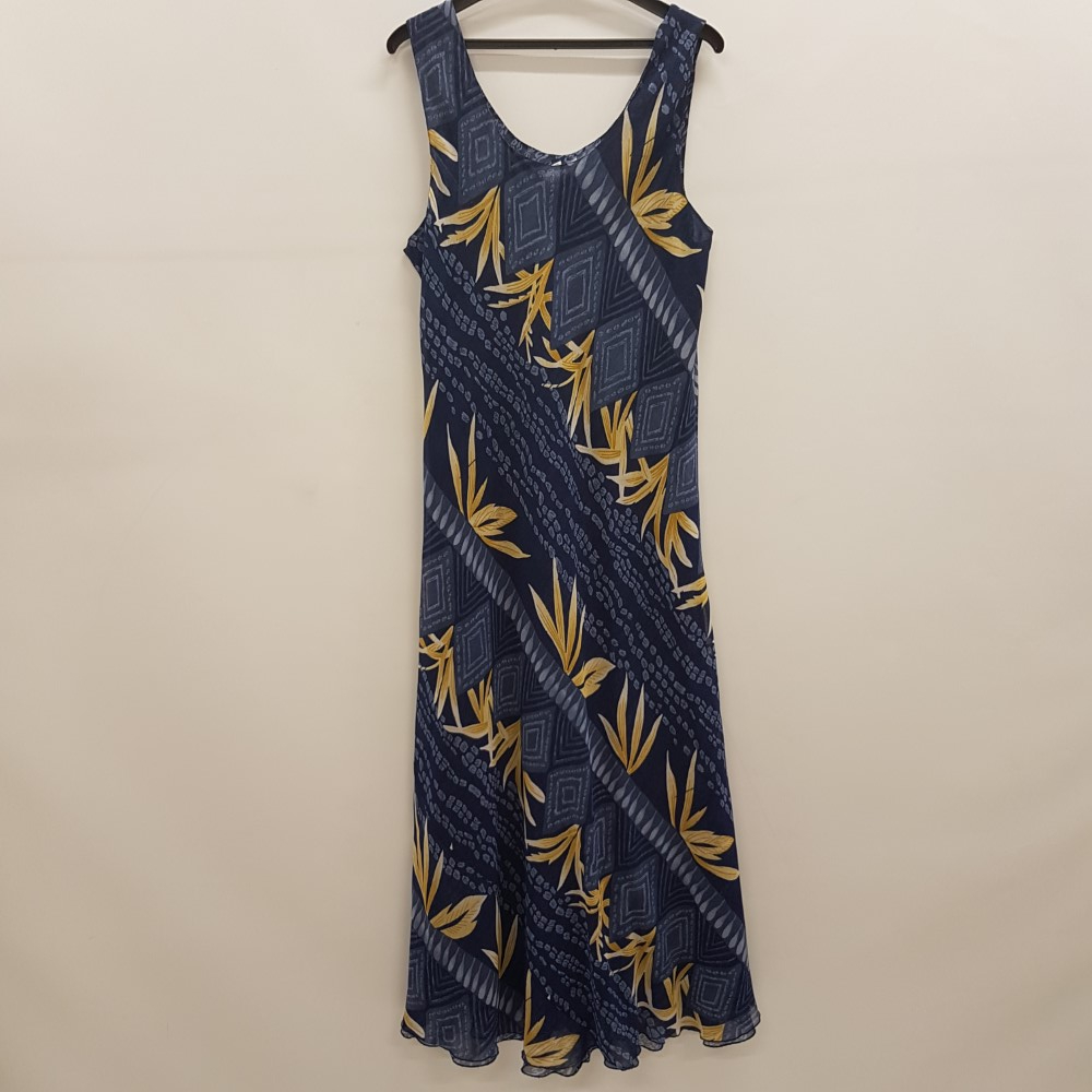 Voir photo 2 de Robe bleue - BLEU BONHEUR - Taille 52 Robe bleue - BLEU BONHEUR - Taille 52 Très bon état reconditionné photo 2