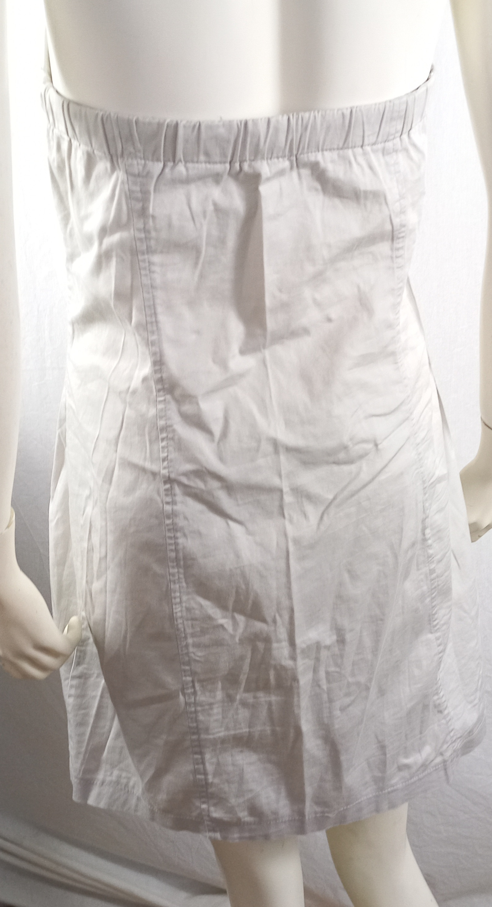 Voir photo 2 de ROBE BUSTIER GRIS CLAIR AVEC FERMETURE ÉCLAIRE DEVANT " GOLDEN DAYS " T m ROBE BUSTIER GRIS CLAIR AVEC FERMETURE ÉCLAIRE DEVANT " GOLDEN DAYS " T m Très bon état reconditionné photo 2