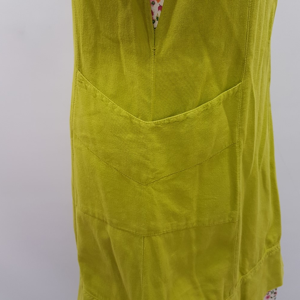 Voir photo 8 de Robe citron vert avec empiècements à petites fleurs - MARQUE INCONNUE - Taille XS Robe citron vert avec empiècements à petites fleurs - MARQUE INCONNUE - Taille XS Très bon état reconditionné photo 8