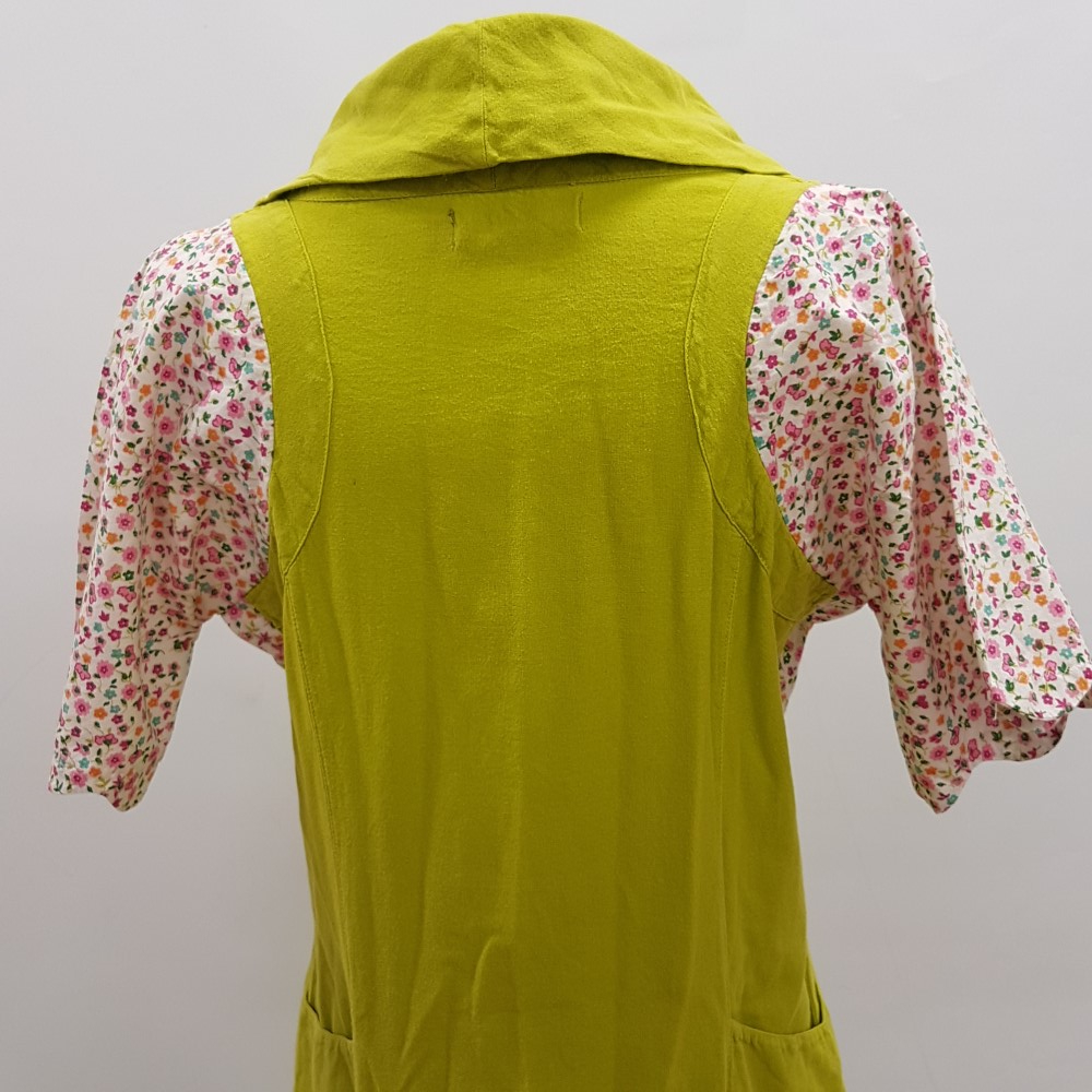 Voir photo 9 de Robe citron vert avec empiècements à petites fleurs - MARQUE INCONNUE - Taille XS Robe citron vert avec empiècements à petites fleurs - MARQUE INCONNUE - Taille XS Très bon état reconditionné photo 9