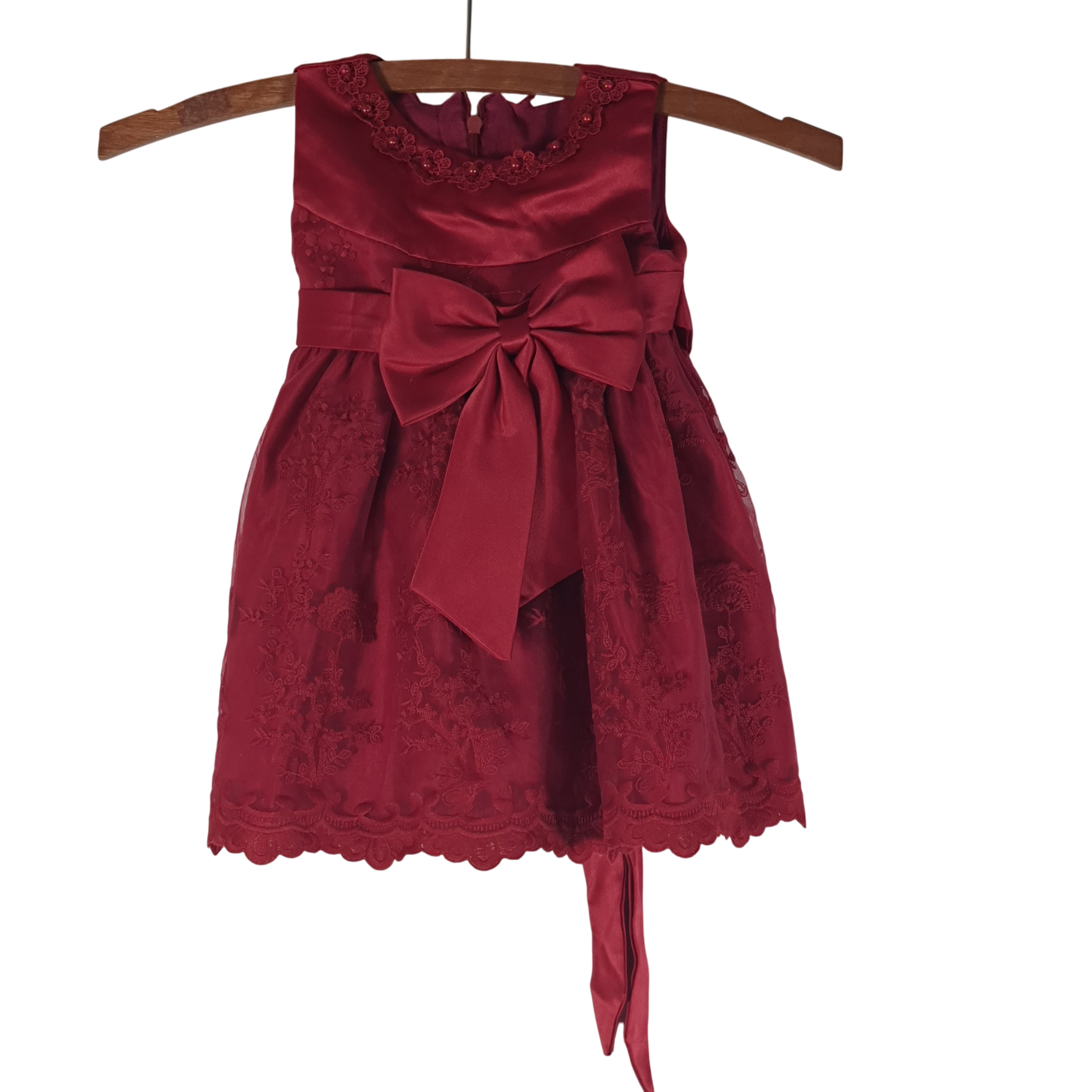 Acheter Robe de cérémonie rouge - 6 mois Très bon état - 10,00 € Robe de cérémonie rouge - 6 mois Très bon état reconditionné disponible sur Label Emmaüs