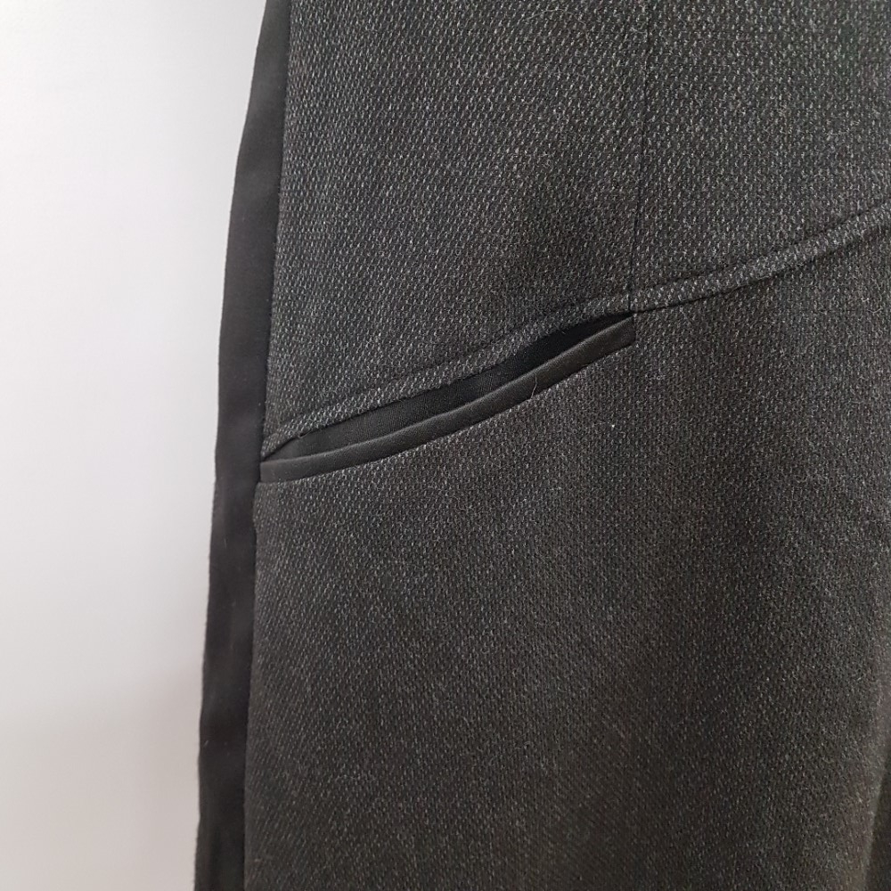 Voir photo 6 de Robe de fêtes noire chinée - CHATTAWAK - Taille 38 Robe de fêtes noire chinée - CHATTAWAK - Taille 38 Très bon état reconditionné photo 6