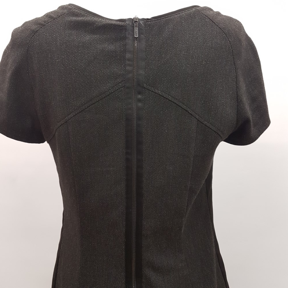 Voir photo 8 de Robe de fêtes noire chinée - CHATTAWAK - Taille 38 Robe de fêtes noire chinée - CHATTAWAK - Taille 38 Très bon état reconditionné photo 8
