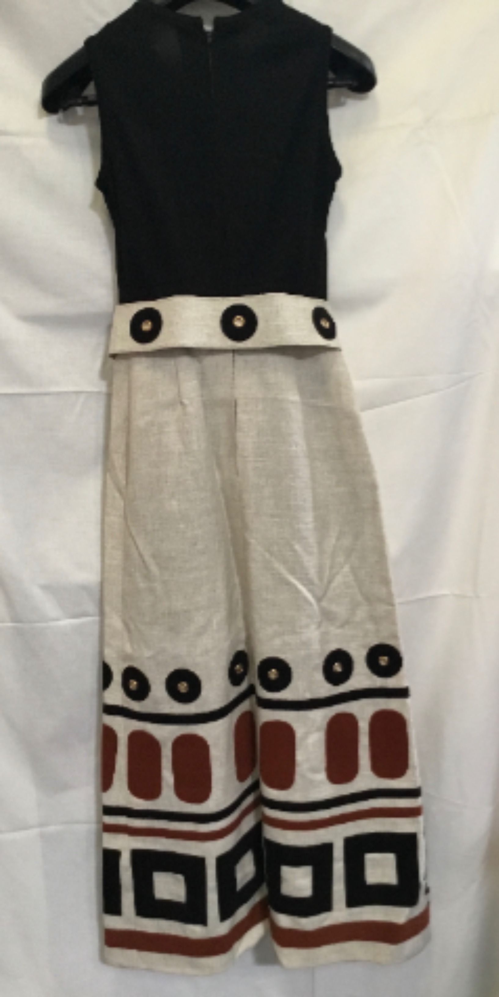 Robe de soirée « GIGI NICE » — Taille 36. Très bon état - 60,00 € Robe de soirée « GIGI NICE » — Taille 36. Très bon état reconditionné disponible sur Label Emmaüs