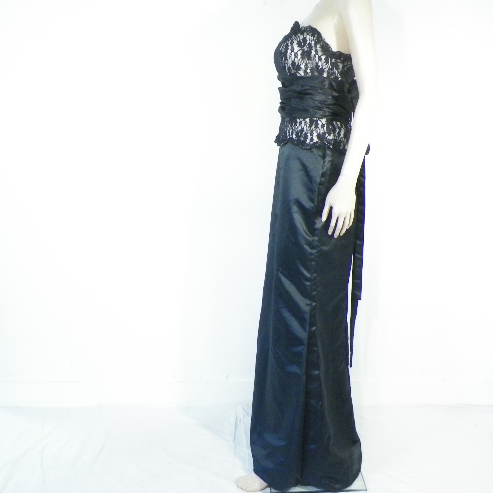 Voir photo 3 de Robe De Soirée Noire Taille Estimée M. Robe De Soirée Noire Taille Estimée M. Bon état reconditionné photo 3