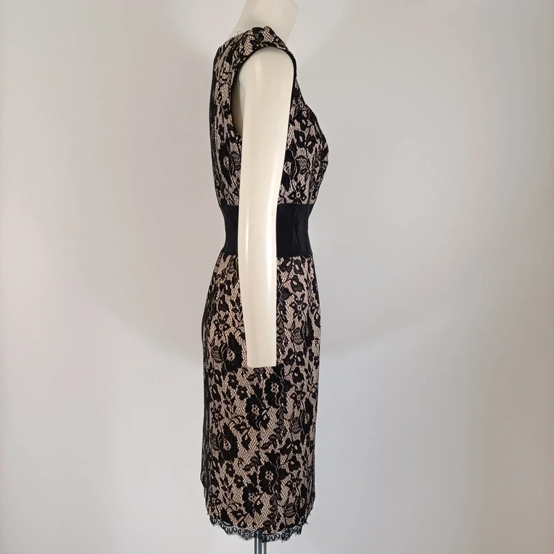 Voir photo 4 de Robe dentelle noire et beige Sinéquanone coupe ajustée taille M Robe dentelle noire et beige Sinéquanone coupe ajustée taille M Très bon état reconditionné photo 4