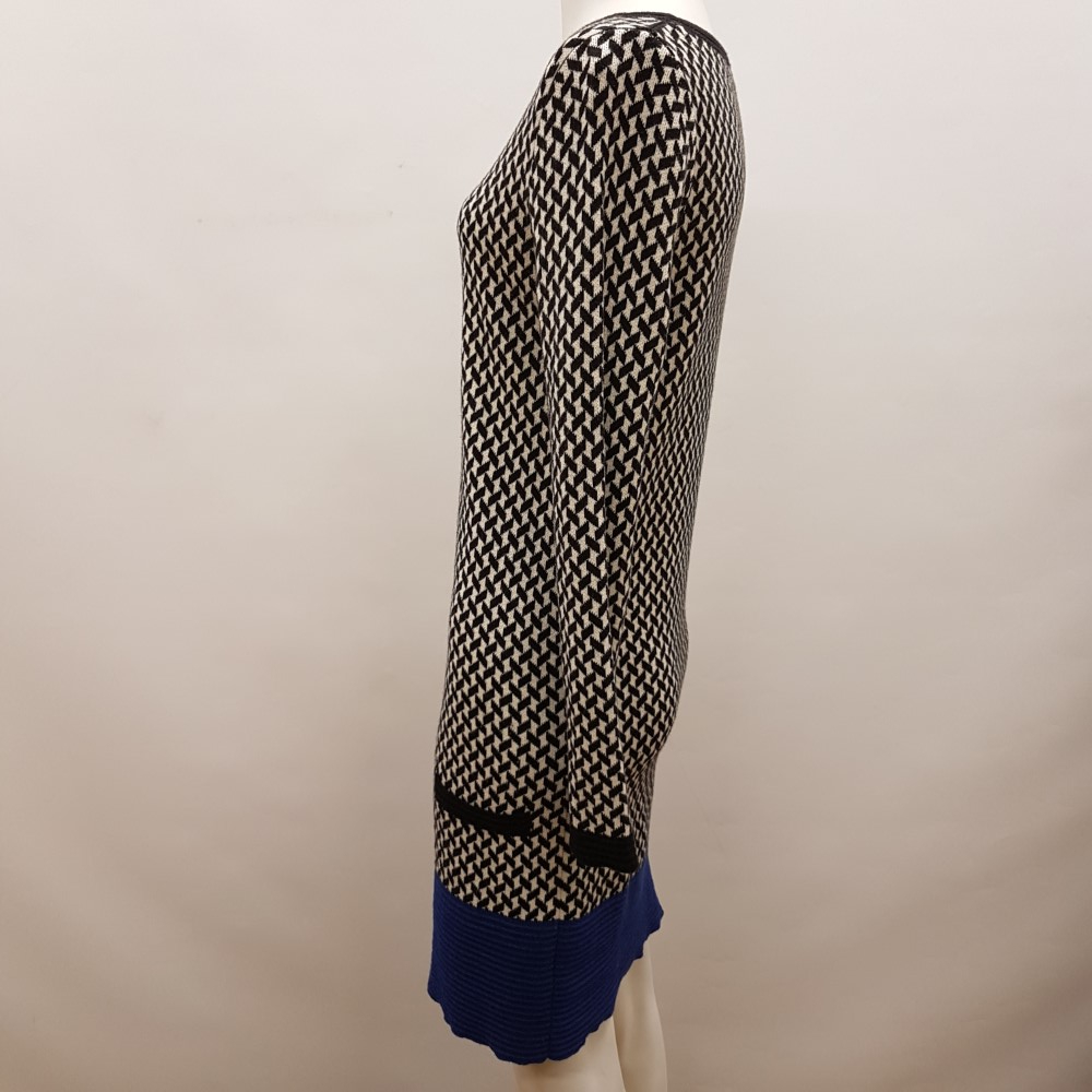 Voir photo 2 de Robe en maille noire blanche et bleue - ETAM - Taille S Robe en maille noire blanche et bleue - ETAM - Taille S Très bon état reconditionné photo 2