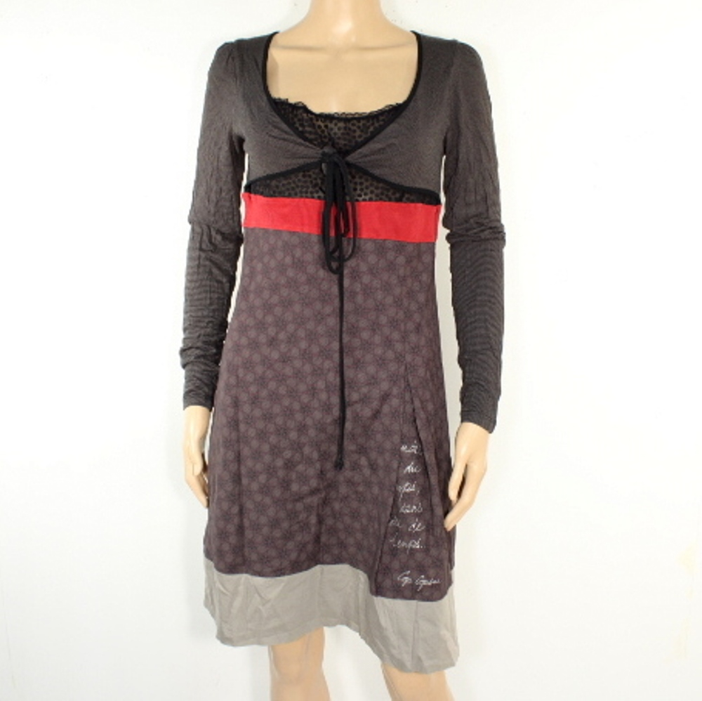 Robe Femme Grise & Rouge COP. COPINE Taille 40 Bon état - 12,25 € Robe Femme Grise & Rouge COP. COPINE Taille 40 Bon état reconditionné disponible sur Label Emmaüs