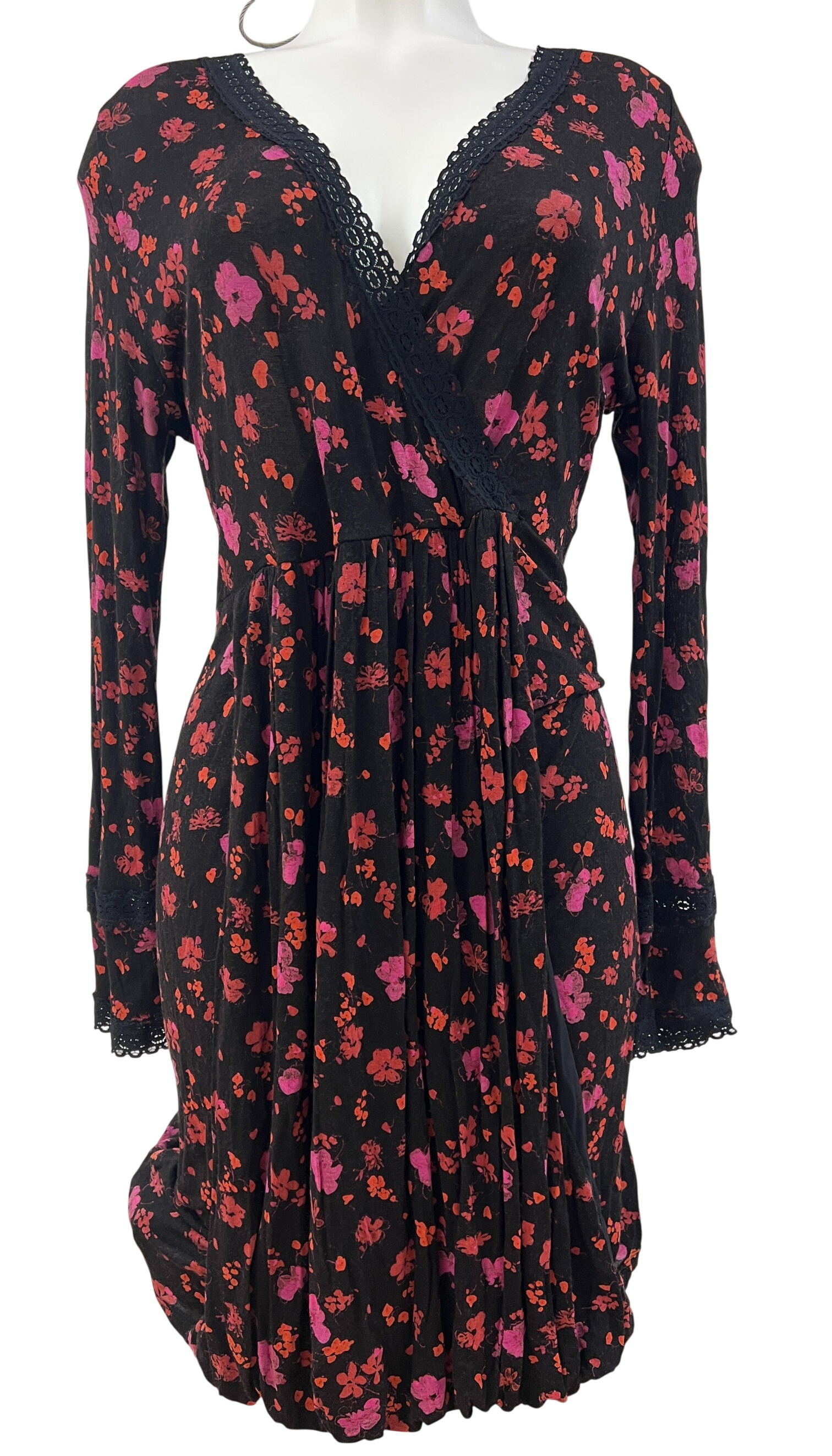 Acheter Robe femme marque tanais taille L/42. Très bon état - 10,00 € Robe femme marque tanais taille L/42. Très bon état reconditionné disponible sur Label Emmaüs
