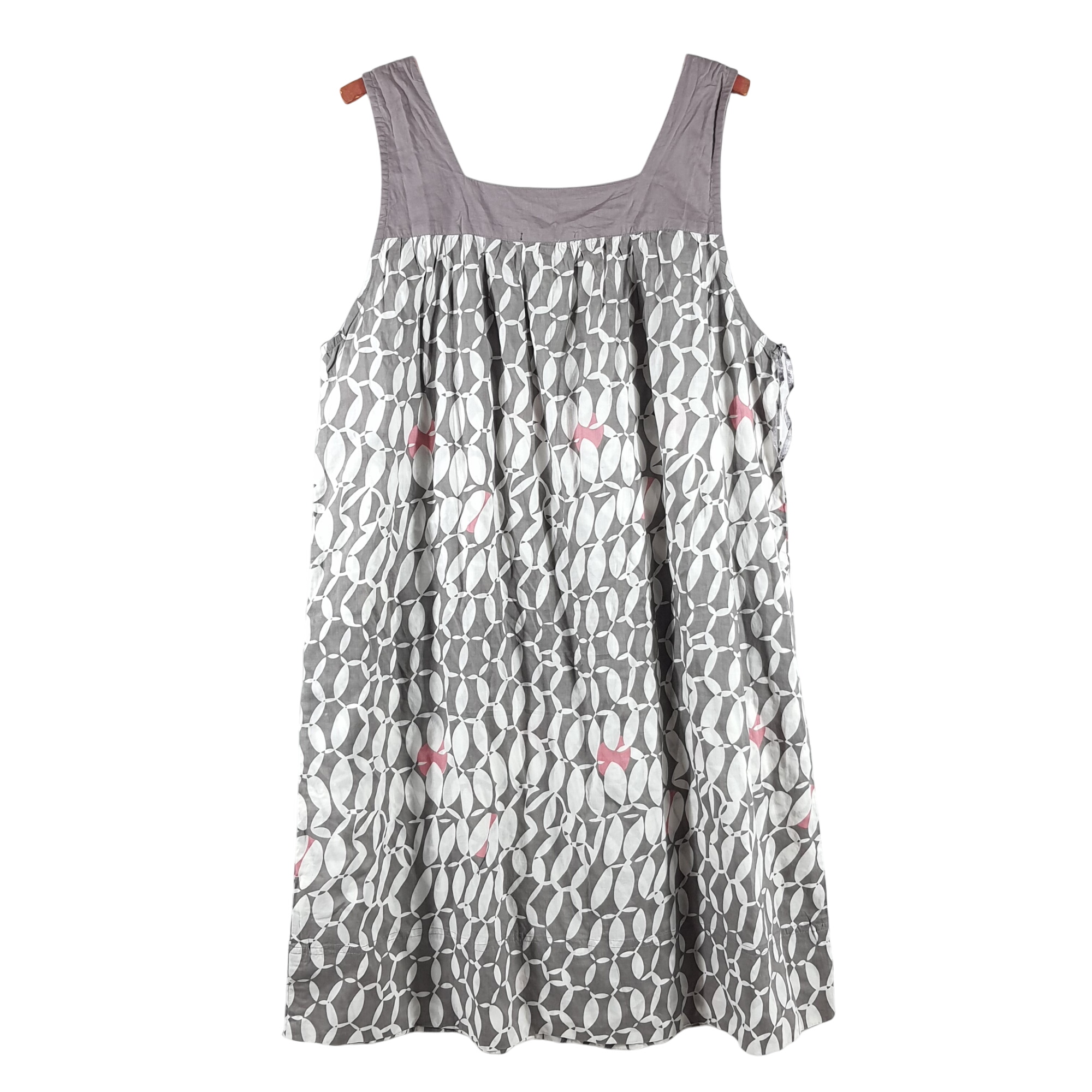 Acheter Robe femme sans manches grise - Agathe Velmont - T4 Très bon état - 11,00 € Robe femme sans manches grise - Agathe Velmont - T4 Très bon état reconditionné disponible sur Label Emmaüs