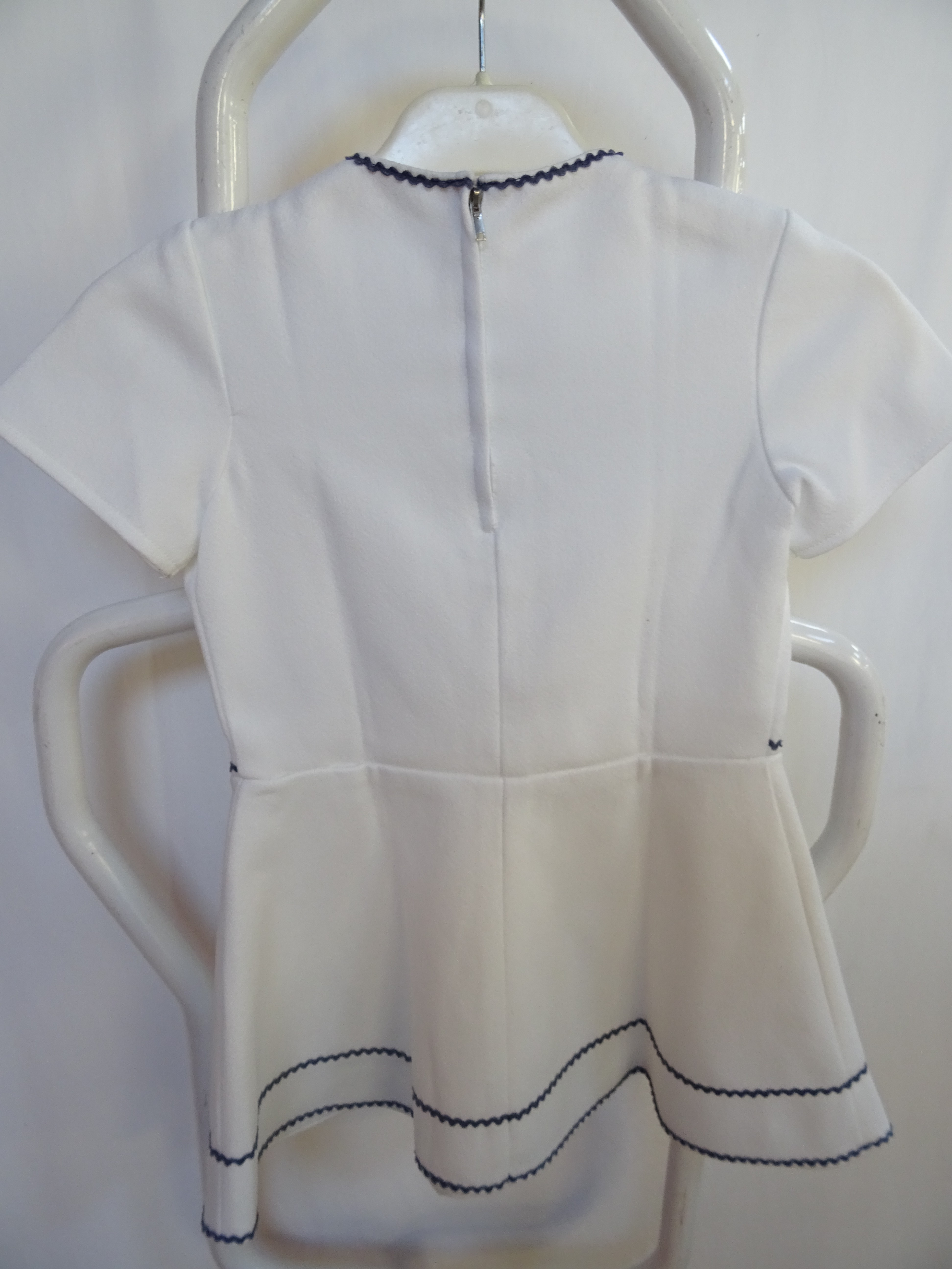 Voir photo 3 de Robe fille blanche taille 8/10 ans Robe fille blanche taille 8/10 ans Très bon état reconditionné photo 3