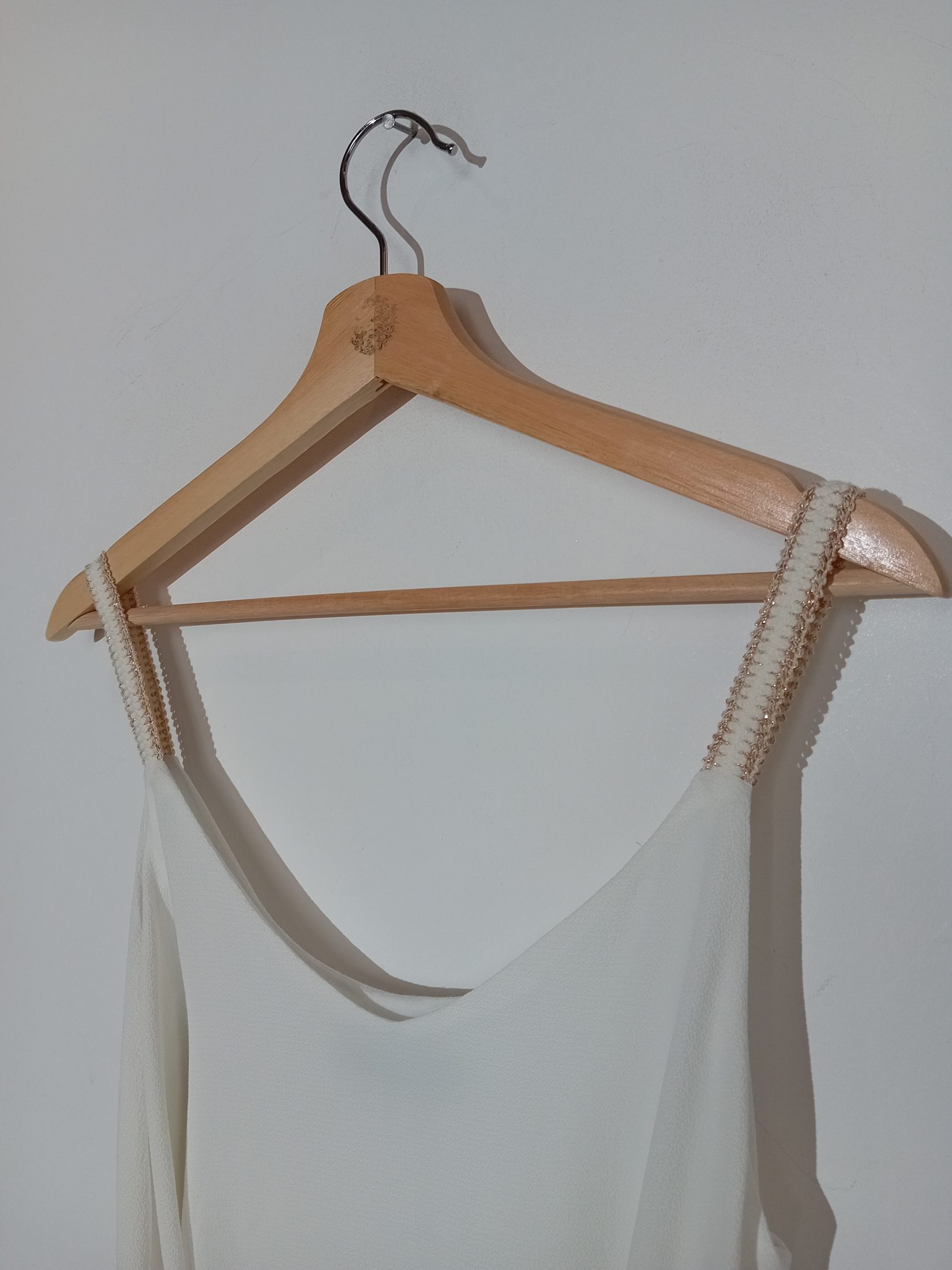Voir photo 4 de Robe Fluide Blanche It Hippie (T6062) Robe Fluide Blanche It Hippie (T6062) Très bon état reconditionné photo 4
