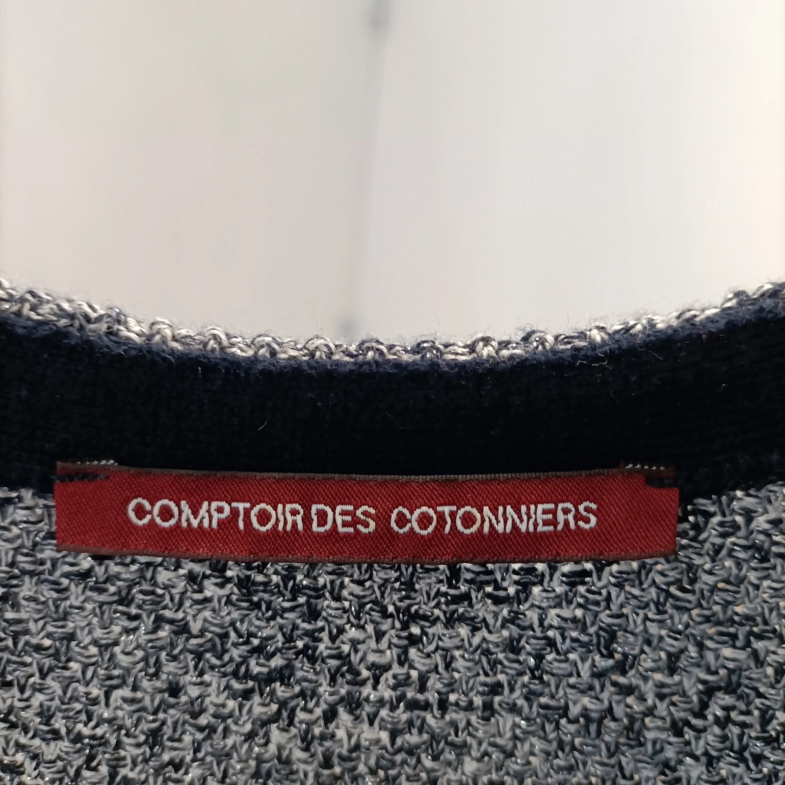 Voir photo 4 de Robe grise Comptoir des Cotonniers maille chinée coupe droite jupe froncée taille S Robe grise Comptoir des Cotonniers maille chinée coupe droite jupe froncée taille S Parfait état reconditionné photo 4