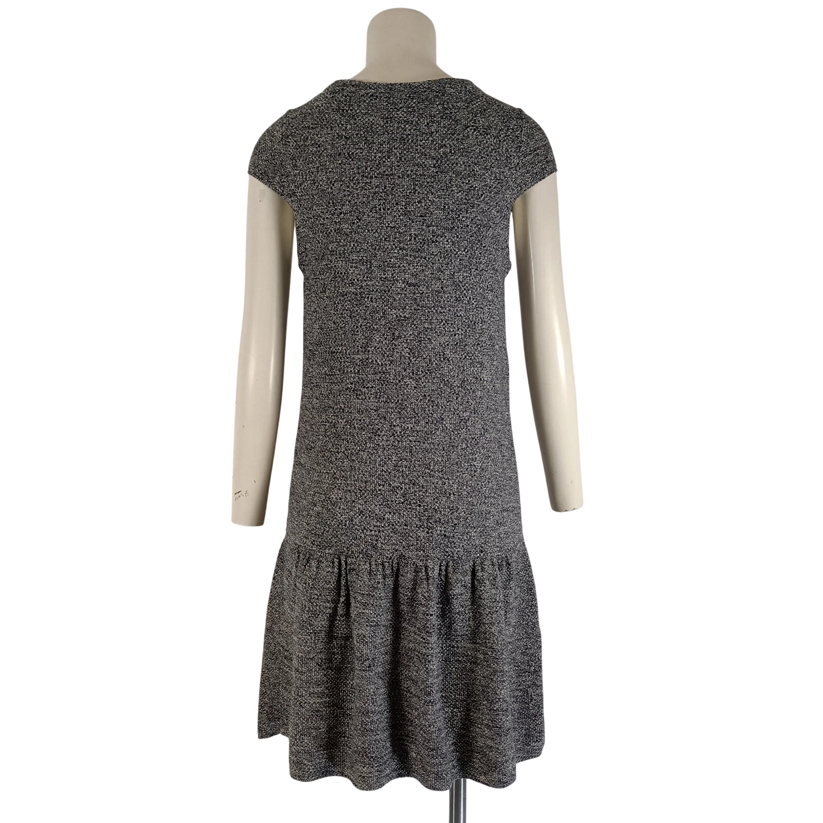 Acheter Robe grise Comptoir des Cotonniers maille chinée coupe droite jupe froncée taille S Parfait état - 10,00 € Robe grise Comptoir des Cotonniers maille chinée coupe droite jupe froncée taille S Parfait état reconditionné disponible sur Label Emmaüs