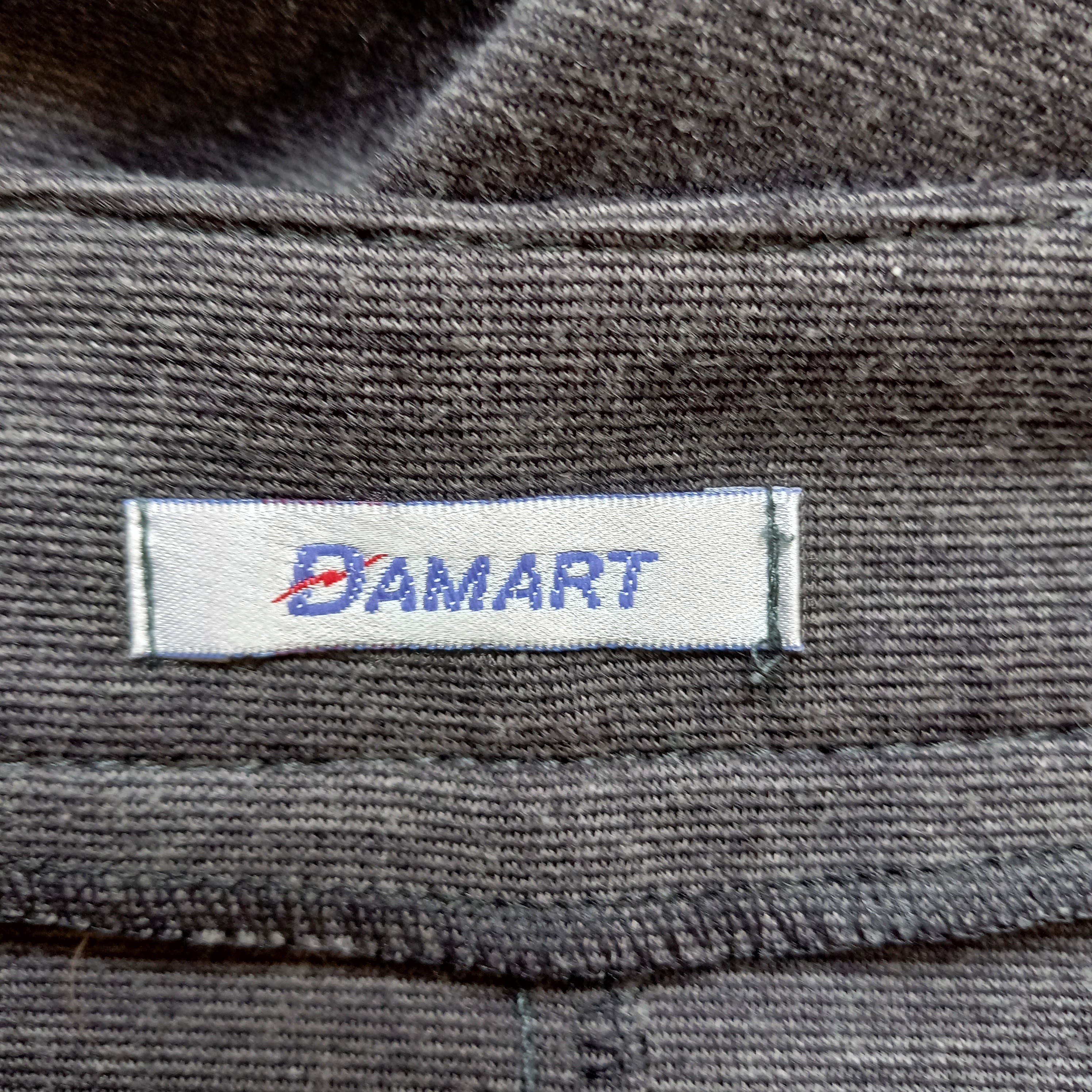 Voir photo 4 de Robe grise foncée "damart" TXXL col froncé avec 2 boutons MC Robe grise foncée "damart" TXXL col froncé avec 2 boutons MC Très bon état reconditionné photo 4