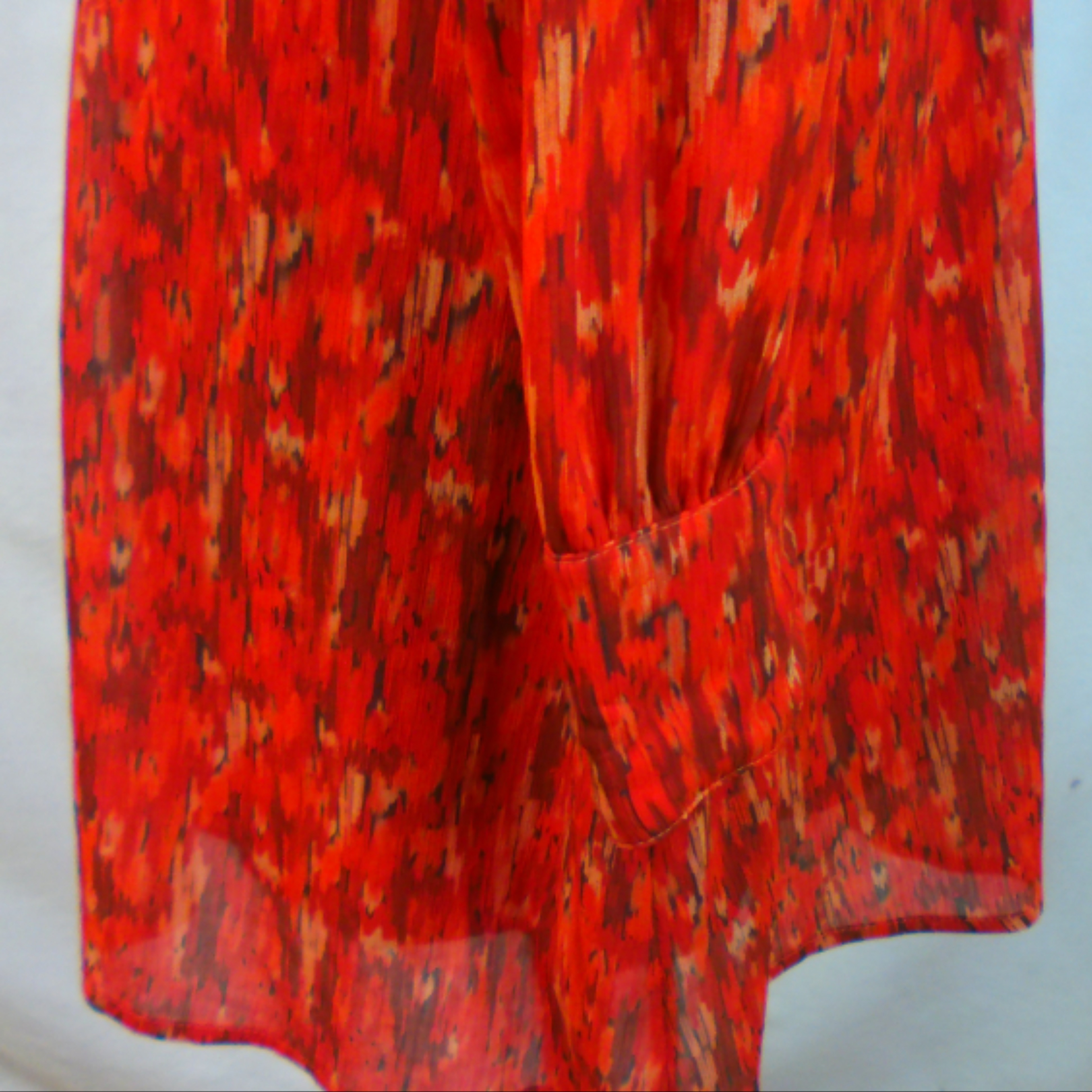 Voir photo 4 de Robe KOOKAÏ, motif rouge, orange et marron, en très bon état, taille 38 Robe KOOKAÏ, motif rouge, orange et marron, en très bon état, taille 38 Très bon état reconditionné photo 4
