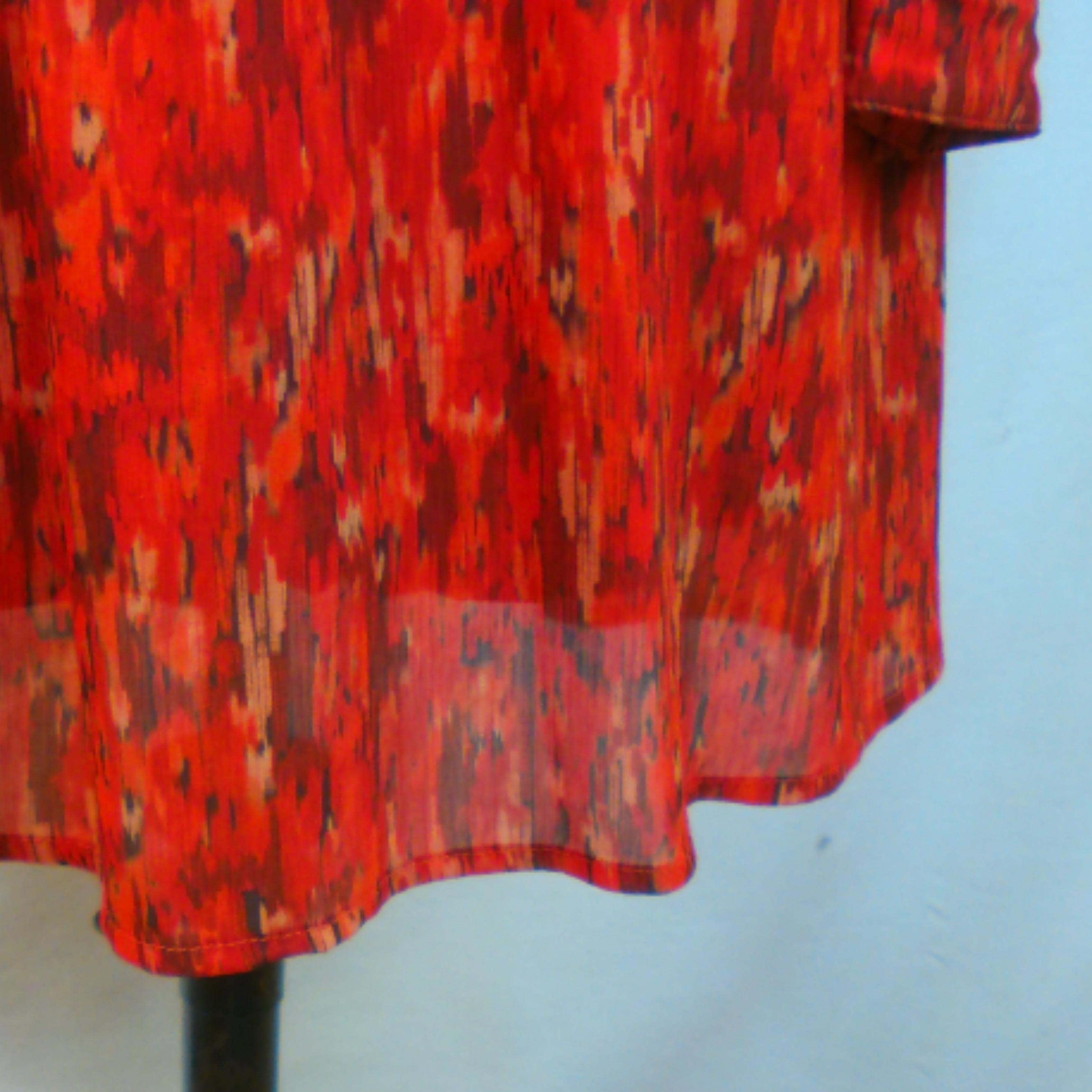 Voir photo 5 de Robe KOOKAÏ, motif rouge, orange et marron, en très bon état, taille 38 Robe KOOKAÏ, motif rouge, orange et marron, en très bon état, taille 38 Très bon état reconditionné photo 5