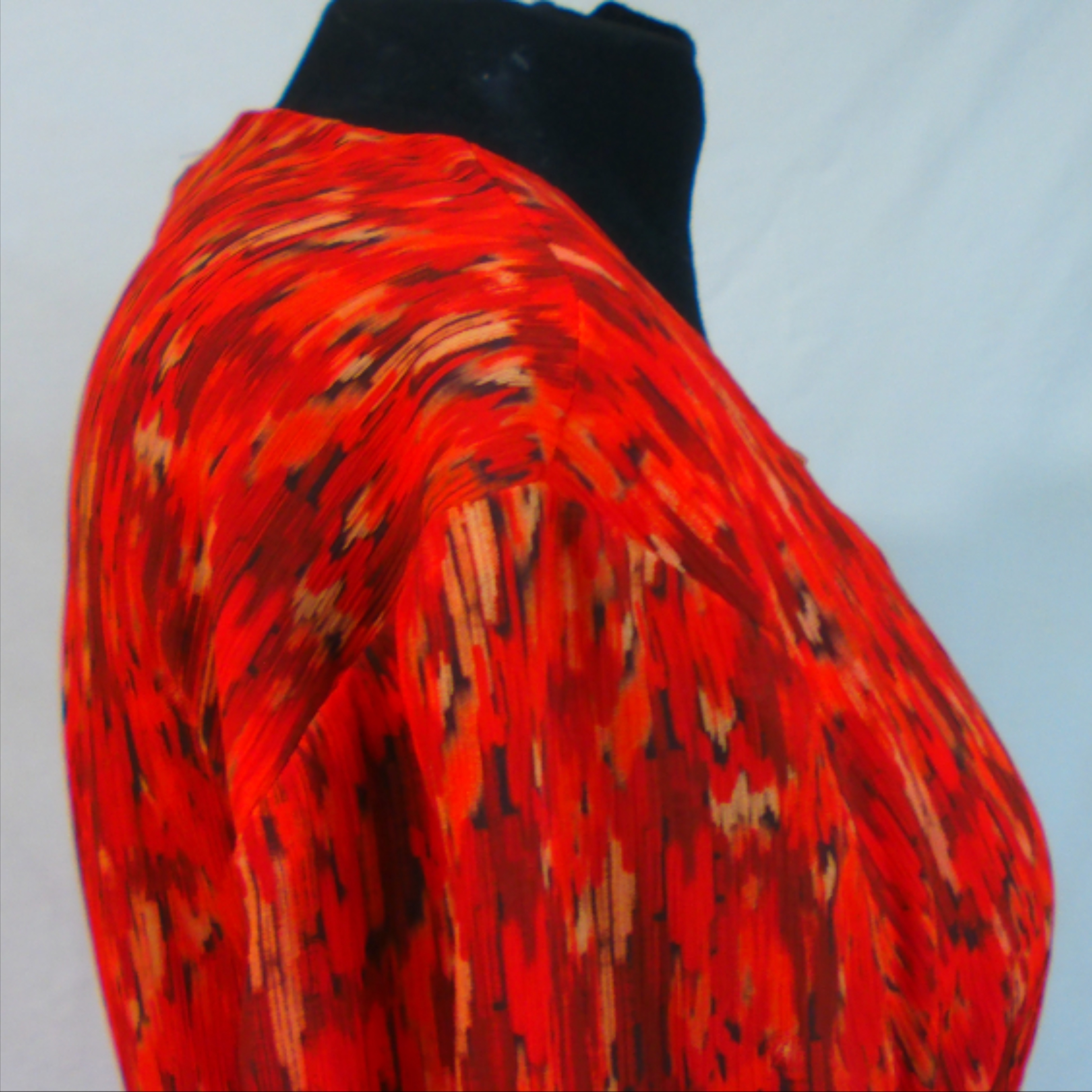 Voir photo 7 de Robe KOOKAÏ, motif rouge, orange et marron, en très bon état, taille 38 Robe KOOKAÏ, motif rouge, orange et marron, en très bon état, taille 38 Très bon état reconditionné photo 7