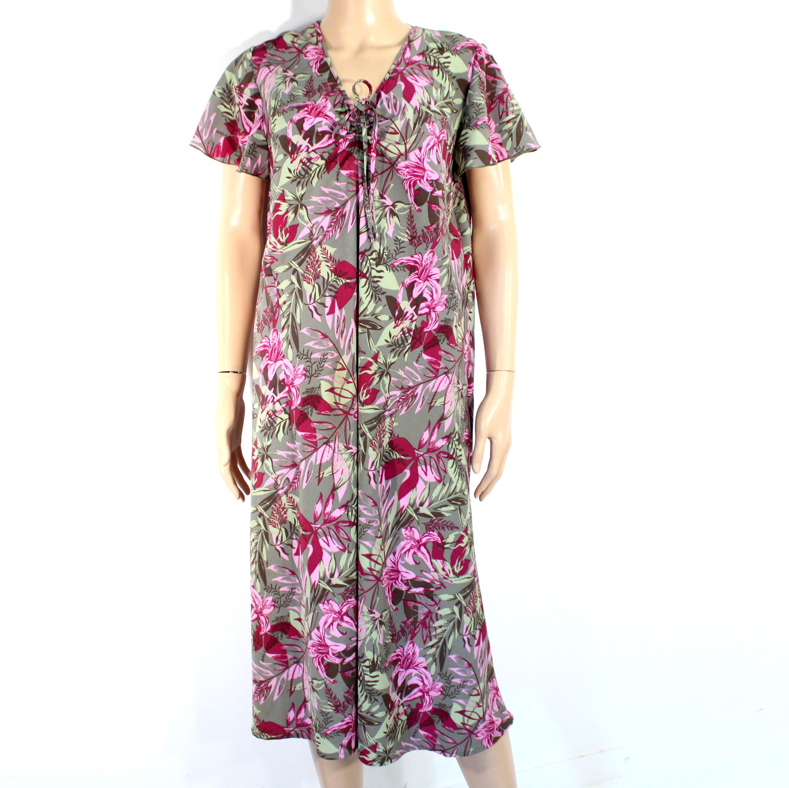 Robe Longue Kaki Fleurie Violet DAXON Taille 58 Bon état - 10,00 € Robe Longue Kaki Fleurie Violet DAXON Taille 58 Bon état reconditionné disponible sur Label Emmaüs