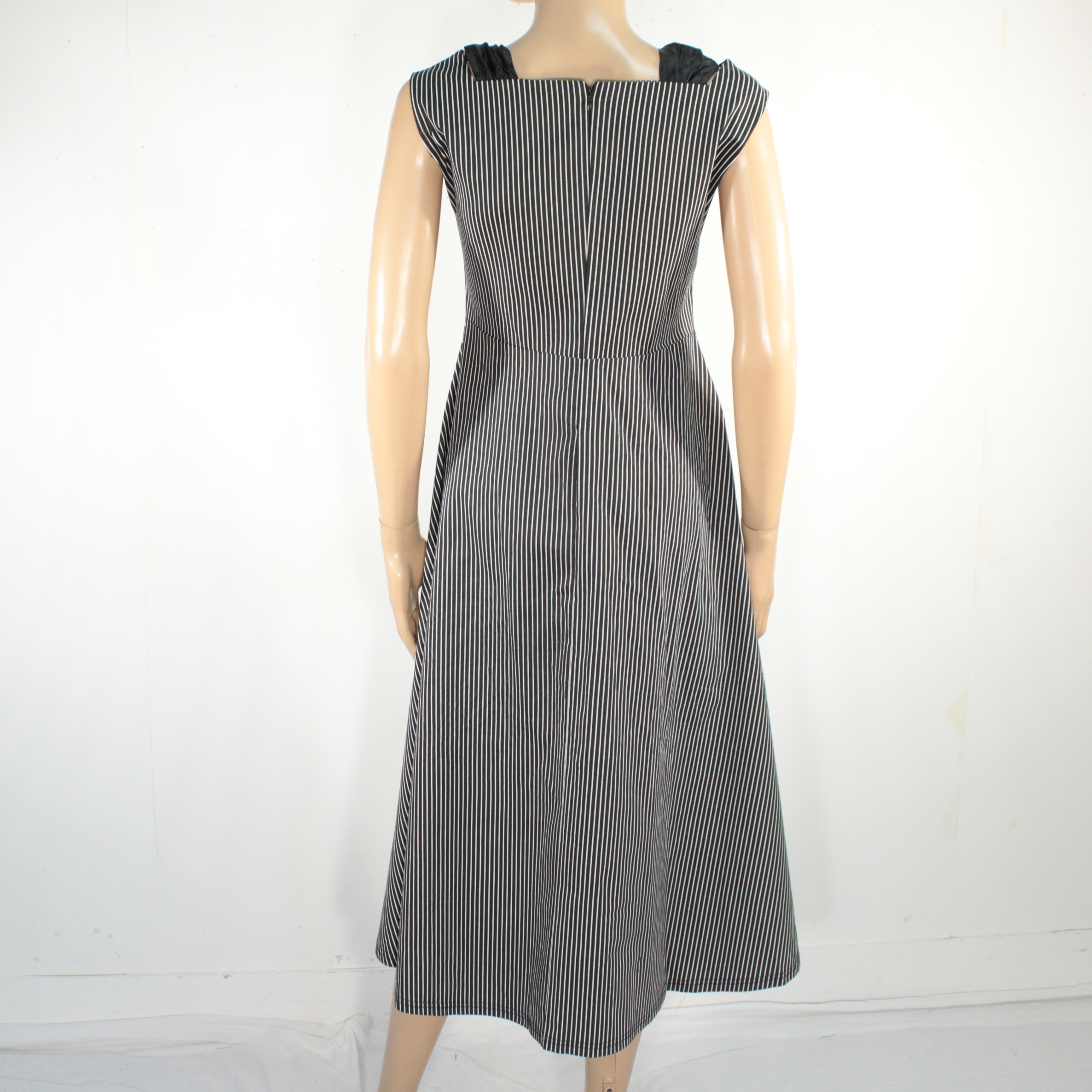 Voir photo 3 de Robe Longue Noir & Blanche Taille M Robe Longue Noir & Blanche Taille M Bon état reconditionné photo 3