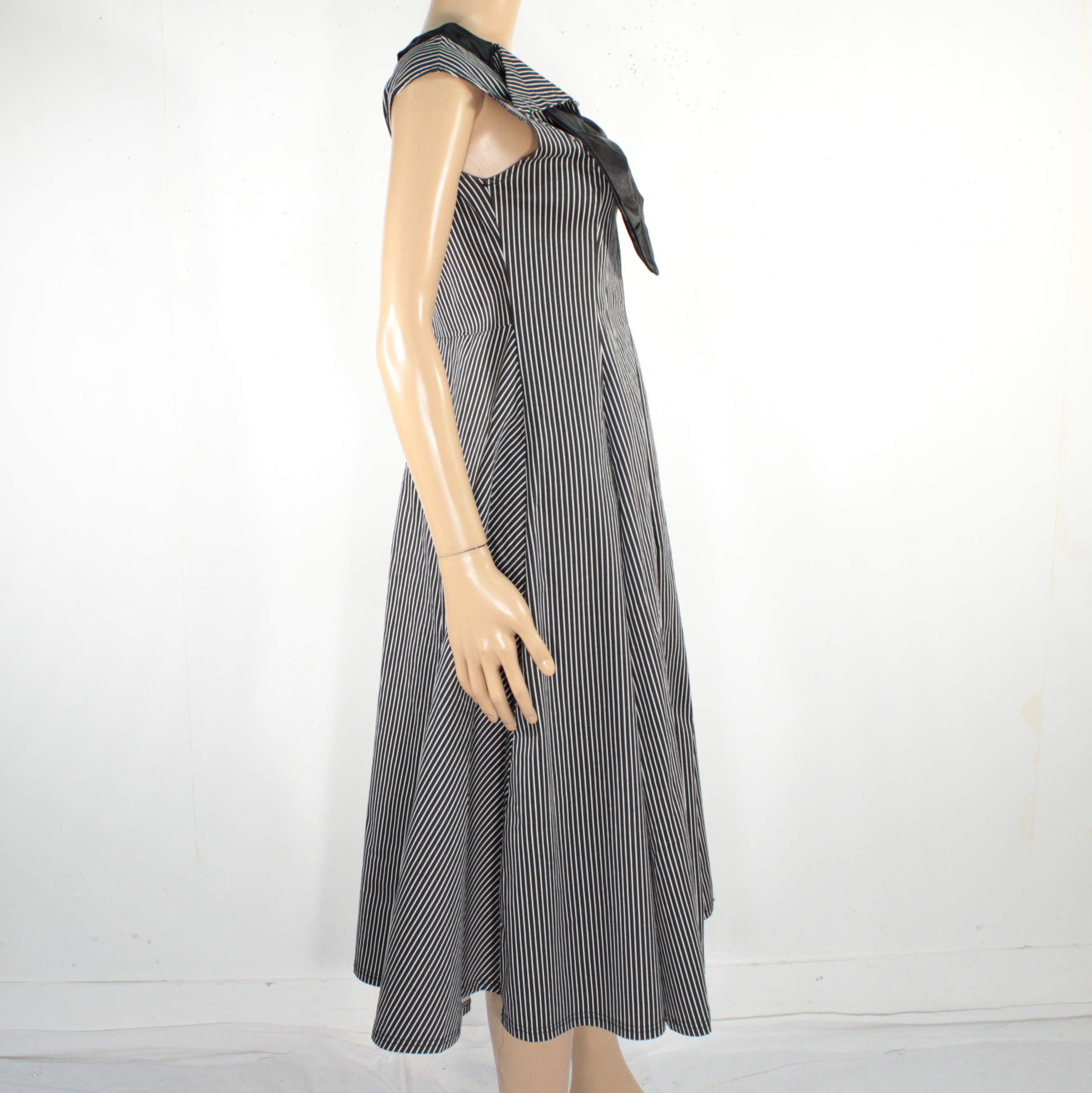 Voir photo 4 de Robe Longue Noir & Blanche Taille M Robe Longue Noir & Blanche Taille M Bon état reconditionné photo 4