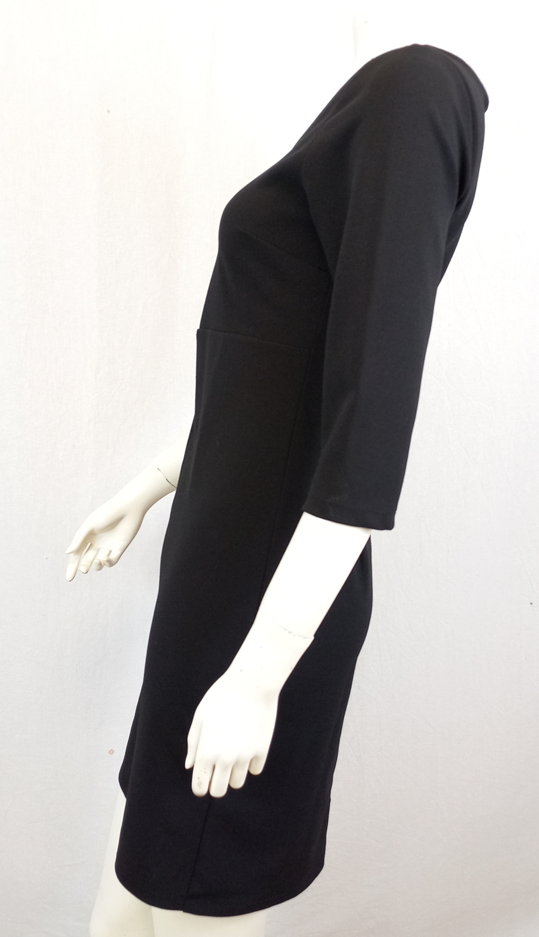 Voir photo 2 de Robe "Made in Italy" noire zip doré au col M3/4 Robe "Made in Italy" noire zip doré au col M3/4 Parfait état reconditionné photo 2