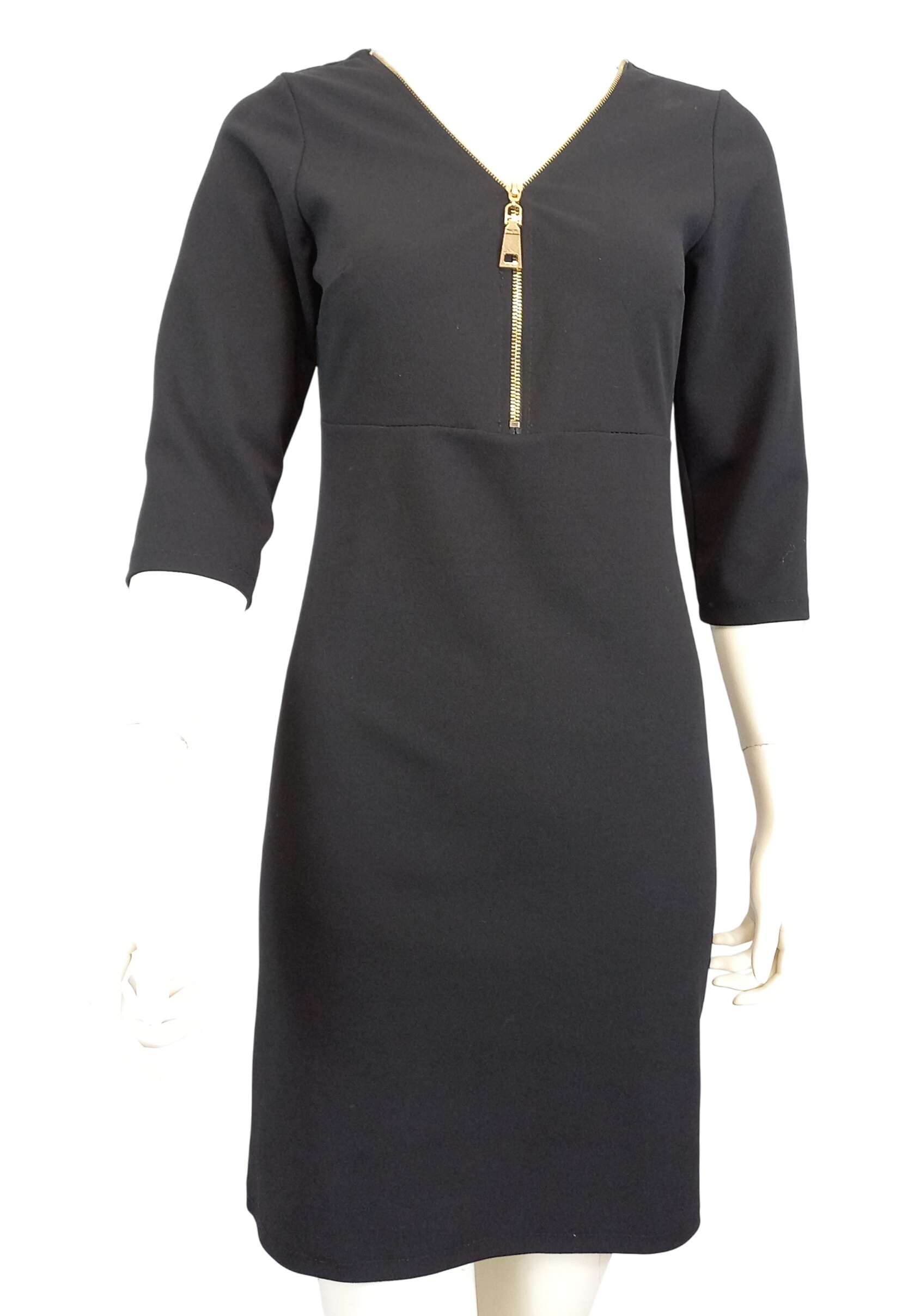 Acheter Robe "Made in Italy" noire zip doré au col M3/4 Parfait état - 11,90 € Robe "Made in Italy" noire zip doré au col M3/4 Parfait état reconditionné disponible sur Label Emmaüs
