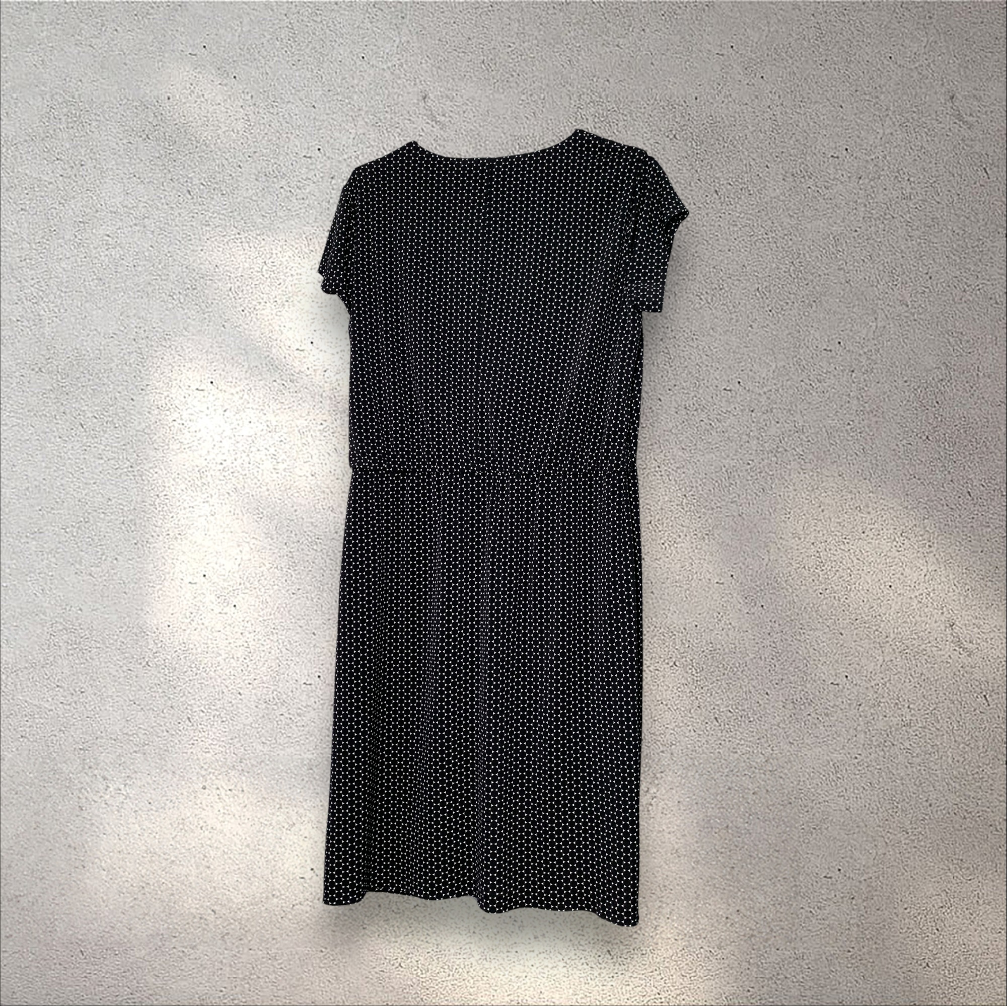 Voir photo 2 de Robe manches courtes - 1.2.3 Paris - T38 Robe manches courtes - 1.2.3 Paris - T38 Très bon état reconditionné photo 2