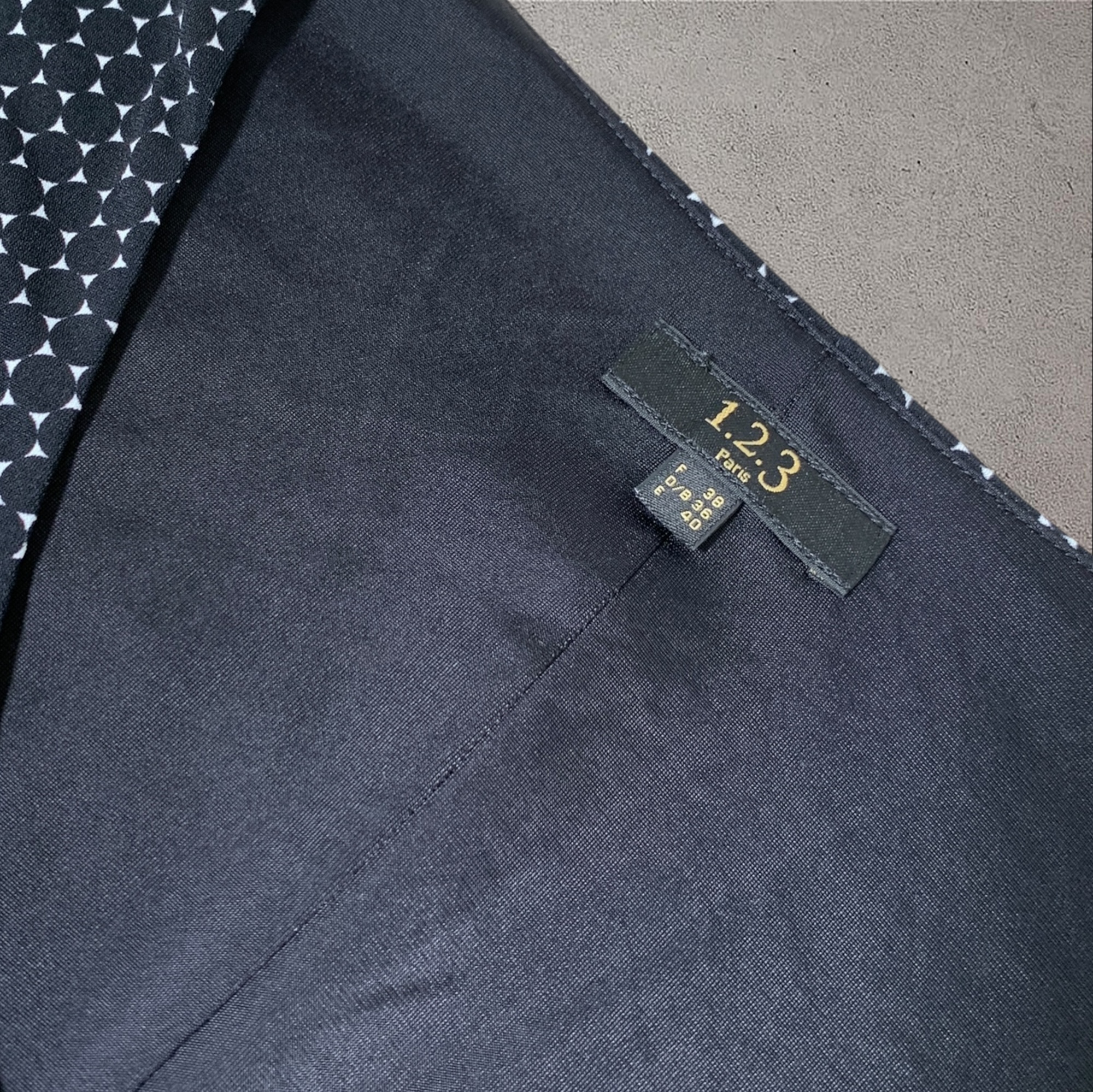Voir photo 4 de Robe manches courtes - 1.2.3 Paris - T38 Robe manches courtes - 1.2.3 Paris - T38 Très bon état reconditionné photo 4