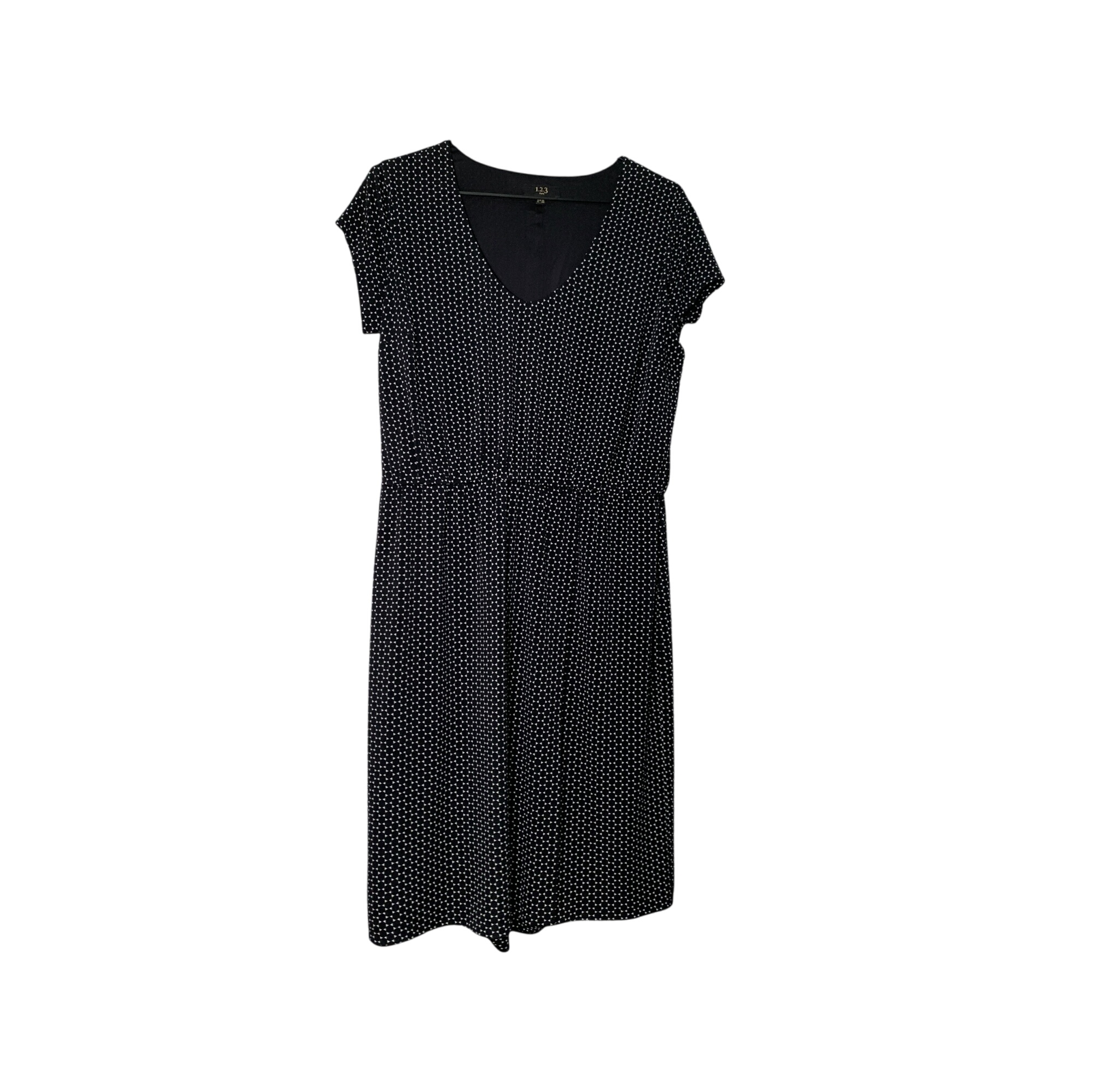 Robe manches courtes - 1.2.3 Paris - T38 Très bon état - 10,00 € Robe manches courtes - 1.2.3 Paris - T38 Très bon état reconditionné disponible sur Label Emmaüs