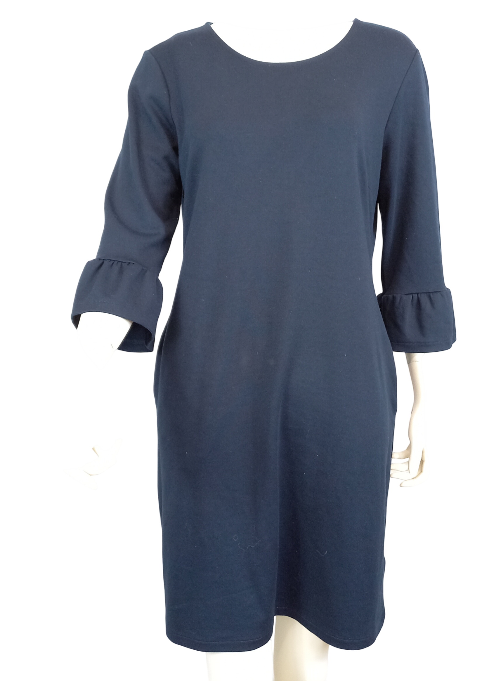 Acheter Robe marine avec poches "ESMARA" T38/40 M3/4 volantées Très bon état - 11,90 € Robe marine avec poches "ESMARA" T38/40 M3/4 volantées Très bon état reconditionné disponible sur Label Emmaüs