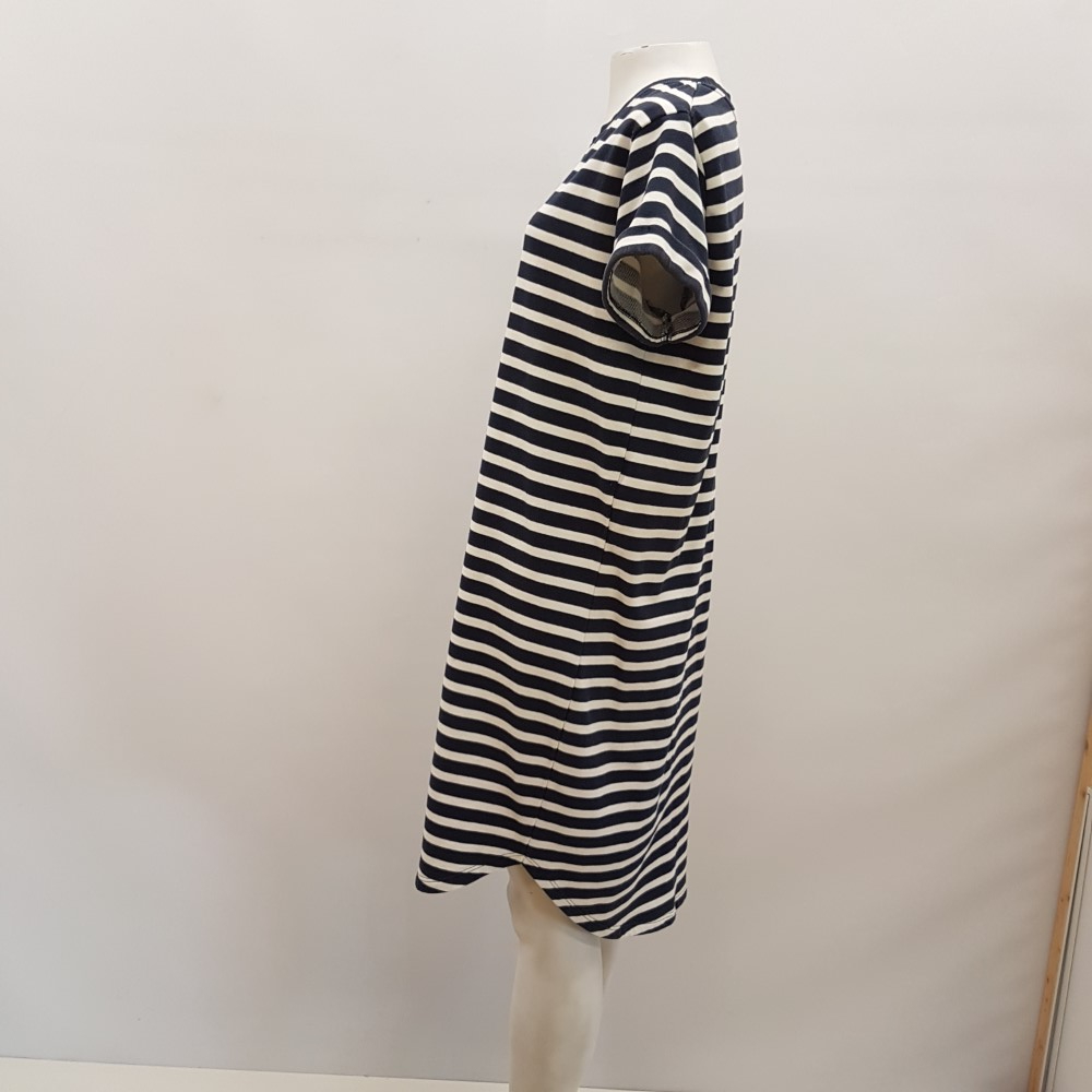 Voir photo 2 de Robe marinière marine et blanche - Jacqueline de Yong - Taille L Robe marinière marine et blanche - Jacqueline de Yong - Taille L Très bon état reconditionné photo 2