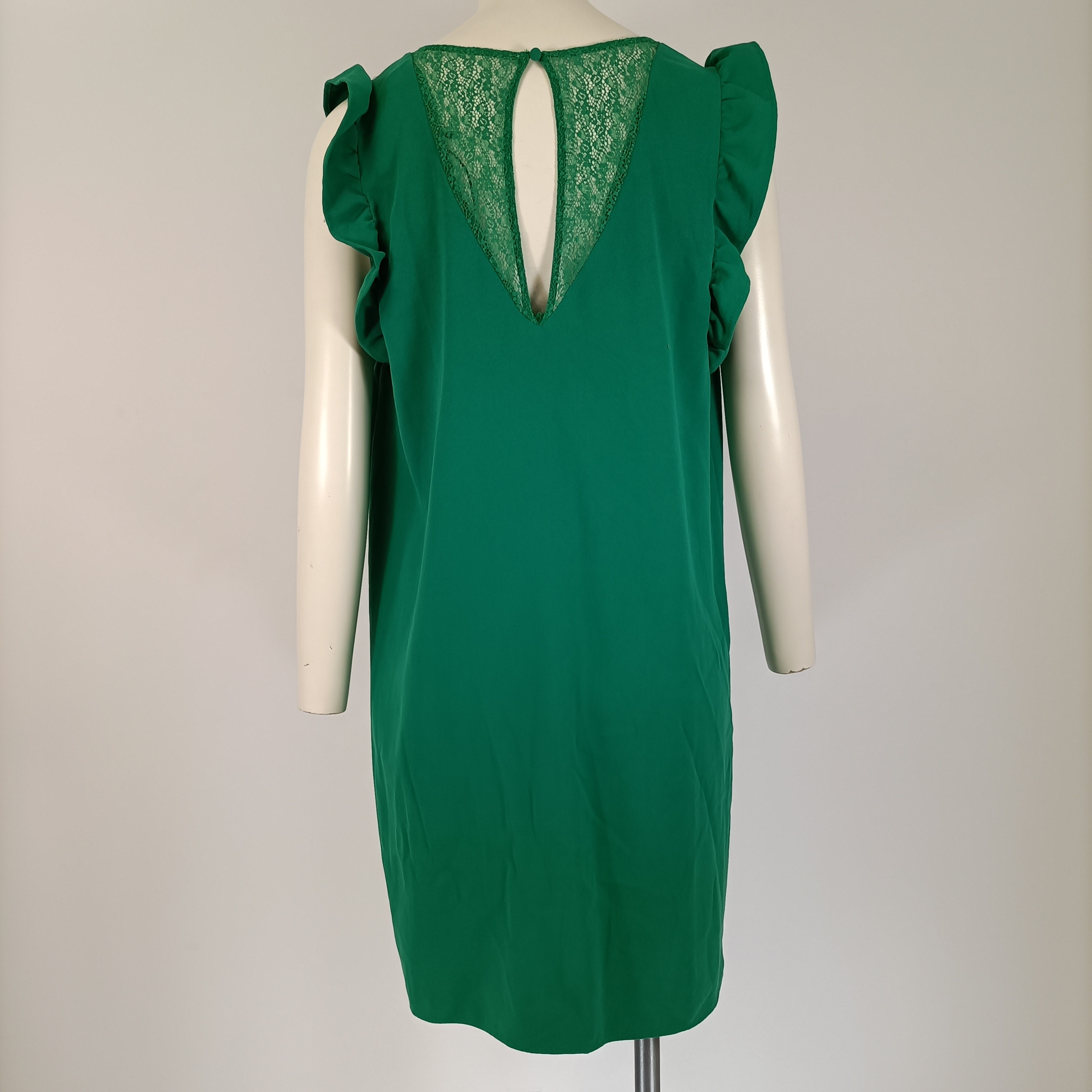 Voir photo 2 de Robe Naf Naf verte dentelle dos taille 38 A3743 Robe Naf Naf verte dentelle dos taille 38 A3743 Très bon état reconditionné photo 2