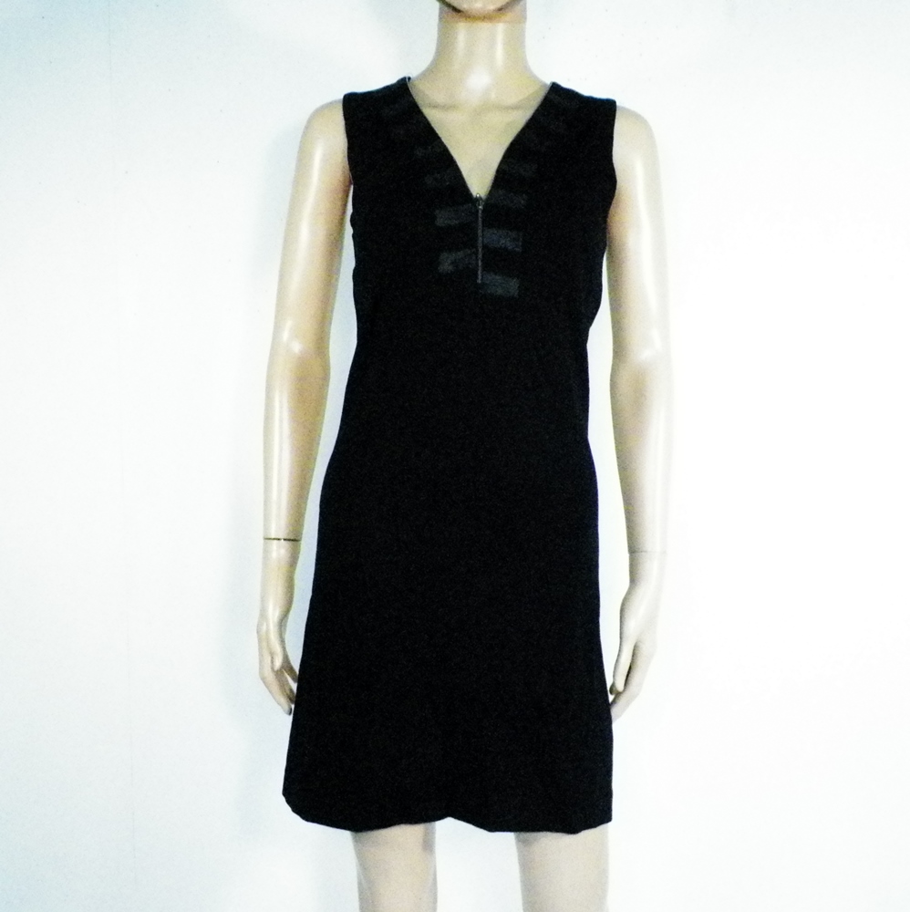 Acheter Robe Noire COP COPINE T 36. Bon état - 10,50 € Robe Noire COP COPINE T 36. Bon état reconditionné disponible sur Label Emmaüs