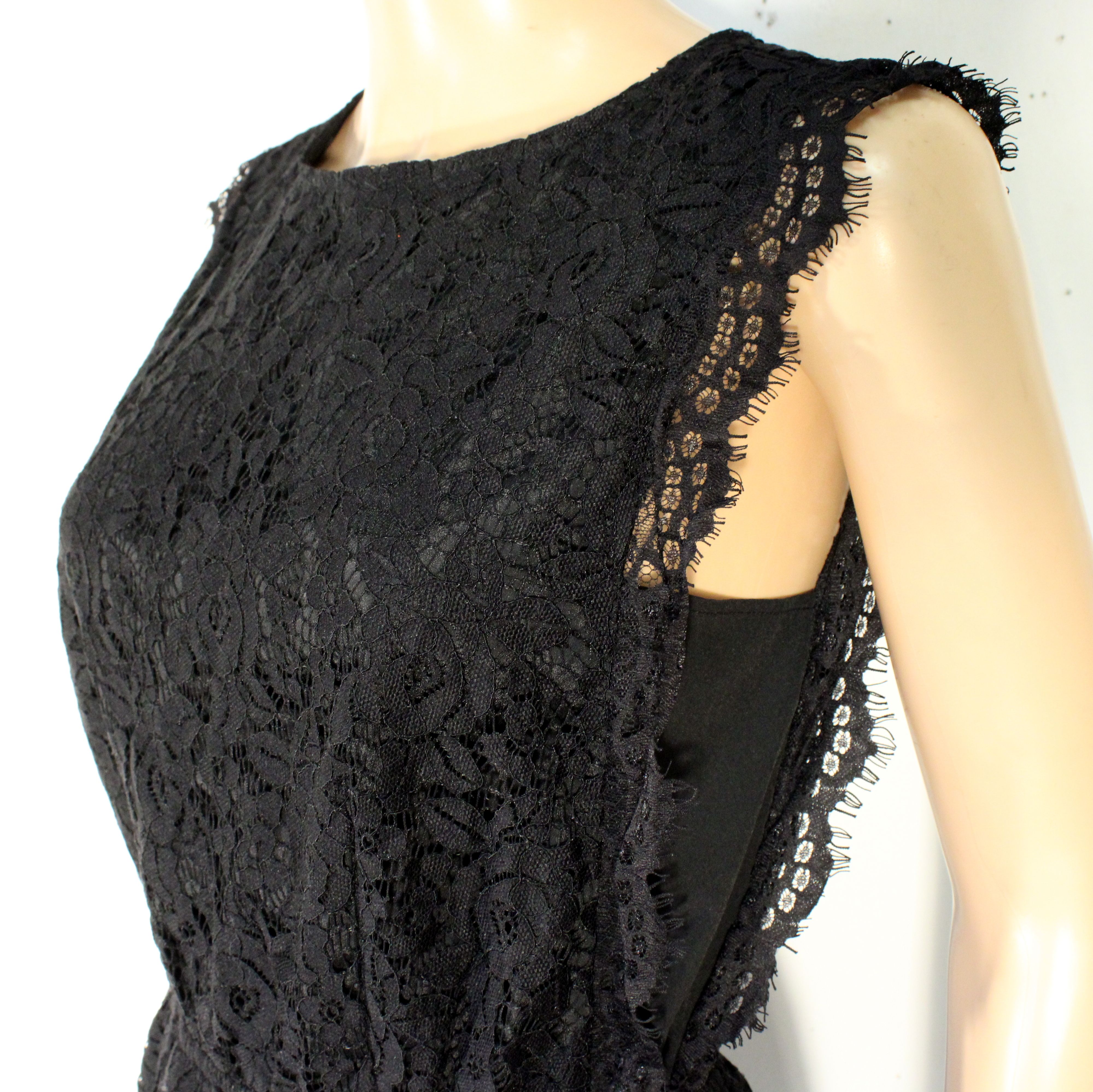 Voir photo 2 de Robe Noire Dentelle LE TEMPS DES CERISES Taille XS Robe Noire Dentelle LE TEMPS DES CERISES Taille XS Très bon état reconditionné photo 2