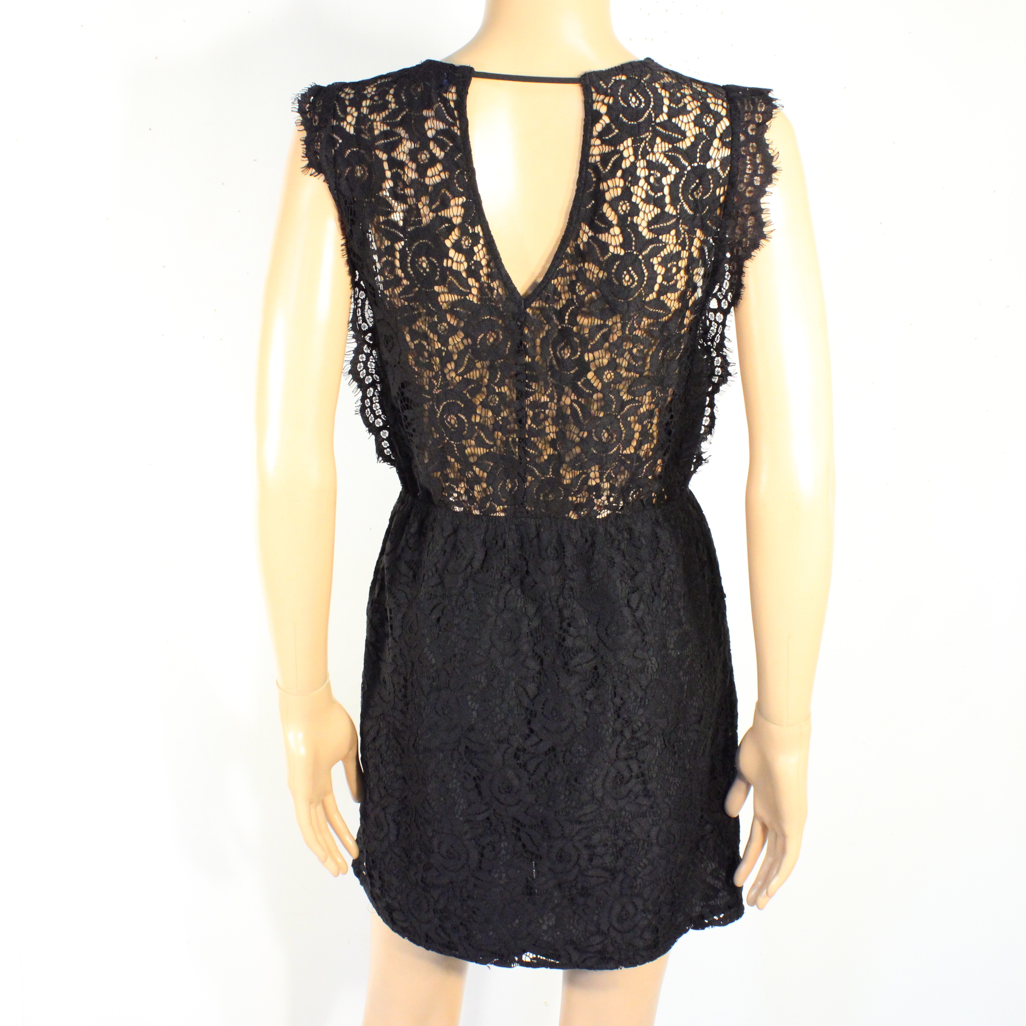 Voir photo 4 de Robe Noire Dentelle LE TEMPS DES CERISES Taille XS Robe Noire Dentelle LE TEMPS DES CERISES Taille XS Très bon état reconditionné photo 4