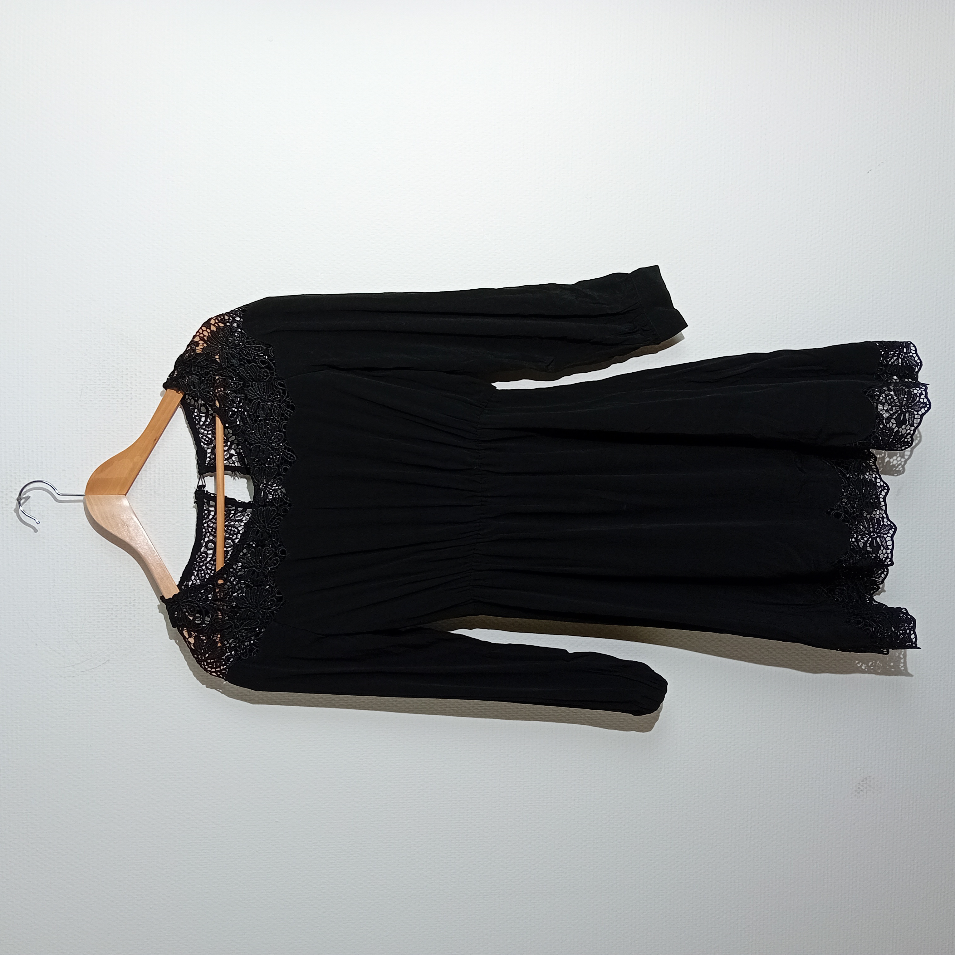 Voir photo 4 de Robe Noire Dentelle Symbiose M 38 Élégante Chic (T3793) Robe Noire Dentelle Symbiose M 38 Élégante Chic (T3793) Très bon état reconditionné photo 4