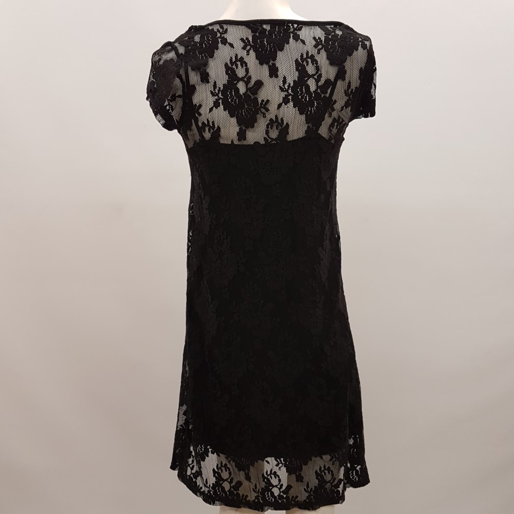 Voir photo 3 de Robe noire en dentelle avec son fond de robe - LA REDOUTE - taille 34/36 Robe noire en dentelle avec son fond de robe - LA REDOUTE - taille 34/36 Très bon état reconditionné photo 3