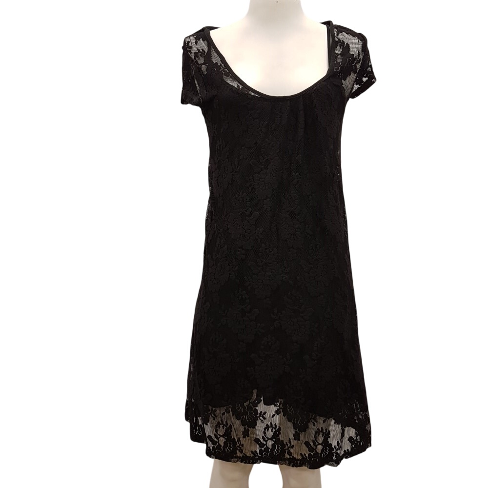 Acheter Robe noire en dentelle avec son fond de robe - LA REDOUTE - taille 34/36 Très bon état - 11,00 € Robe noire en dentelle avec son fond de robe - LA REDOUTE - taille 34/36 Très bon état reconditionné disponible sur Label Emmaüs