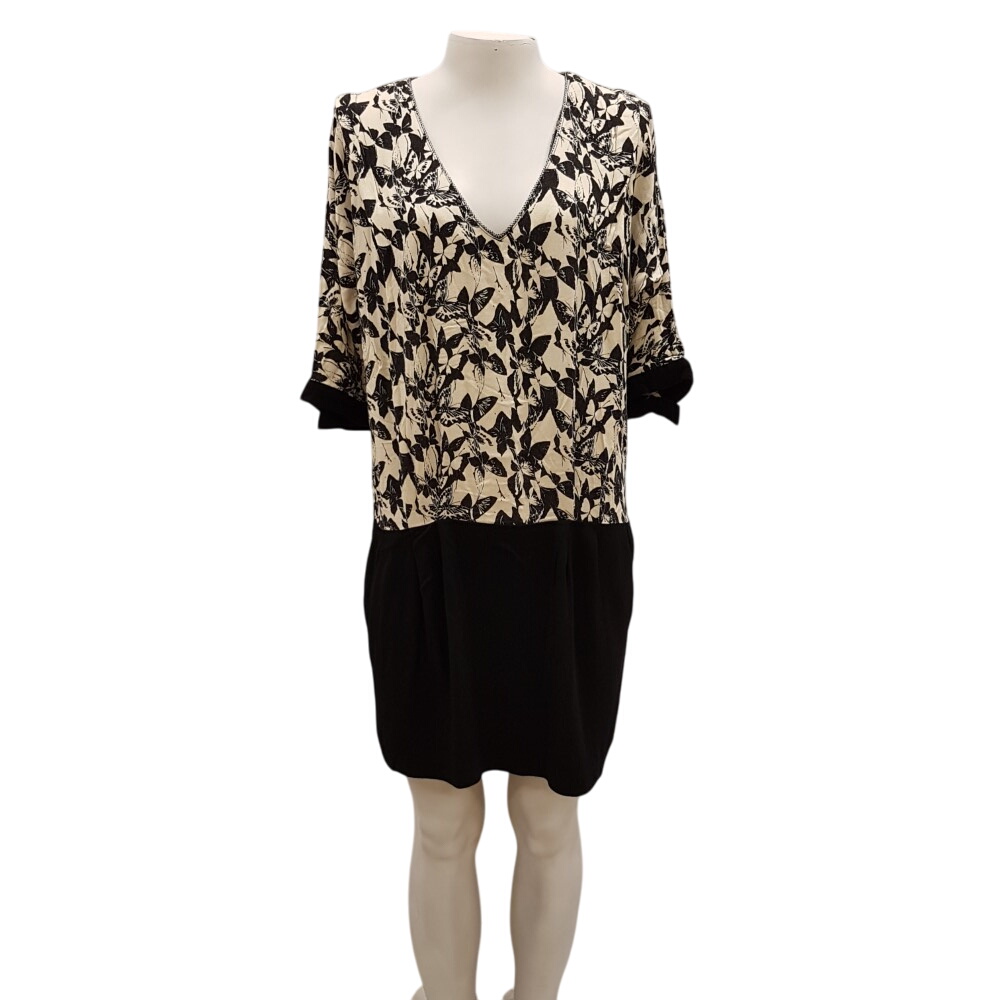 Acheter Robe noire et blanche - LA PETITE FRANCAISE - Taille 40 Très bon état - 10,50 € Robe noire et blanche - LA PETITE FRANCAISE - Taille 40 Très bon état reconditionné disponible sur Label Emmaüs