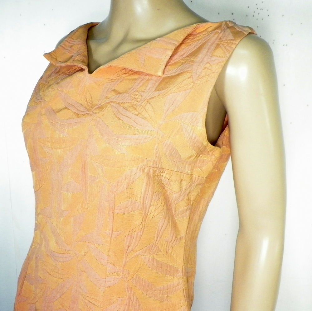 Acheter Robe Orange Sans Manches GEORGES FRANCK Taille Estimé L Bon état - 10,50 € Robe Orange Sans Manches GEORGES FRANCK Taille Estimé L Bon état reconditionné disponible sur Label Emmaüs
